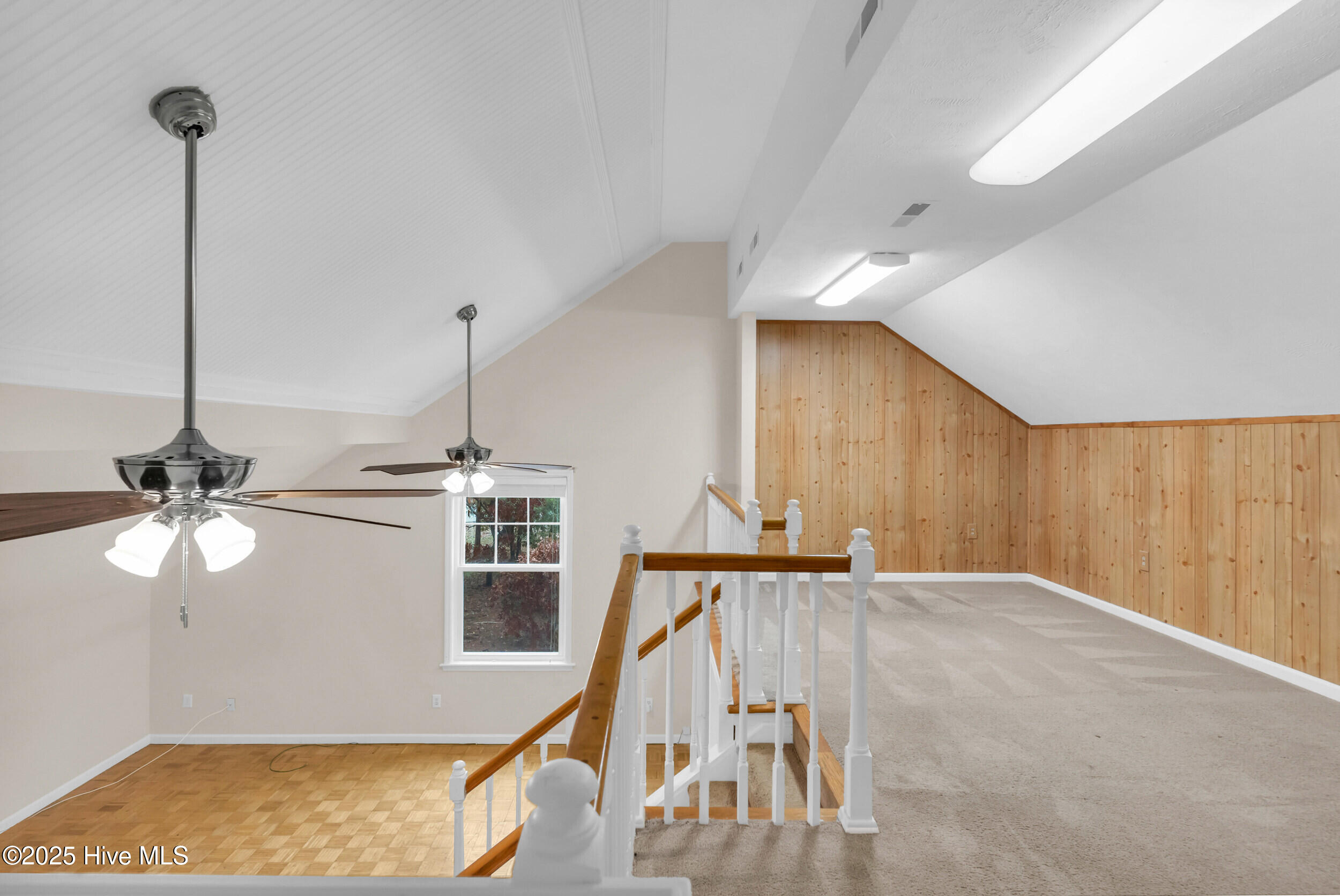 100545048 | Photo 36