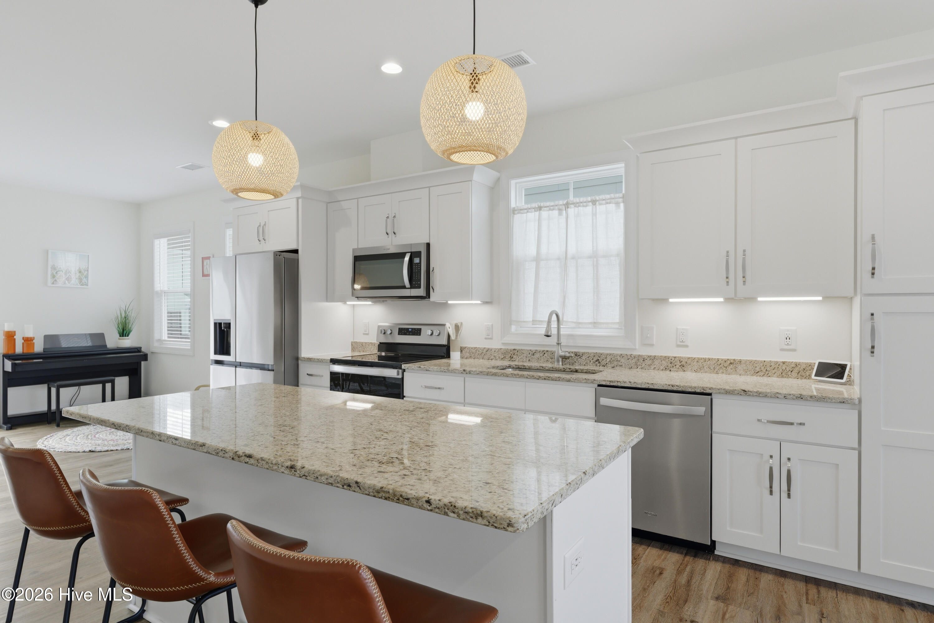 100558751 | Photo 10