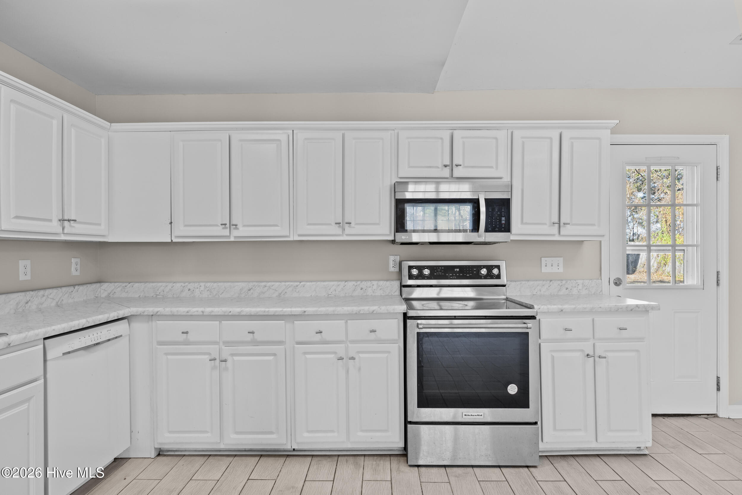 100548509 | Photo 10