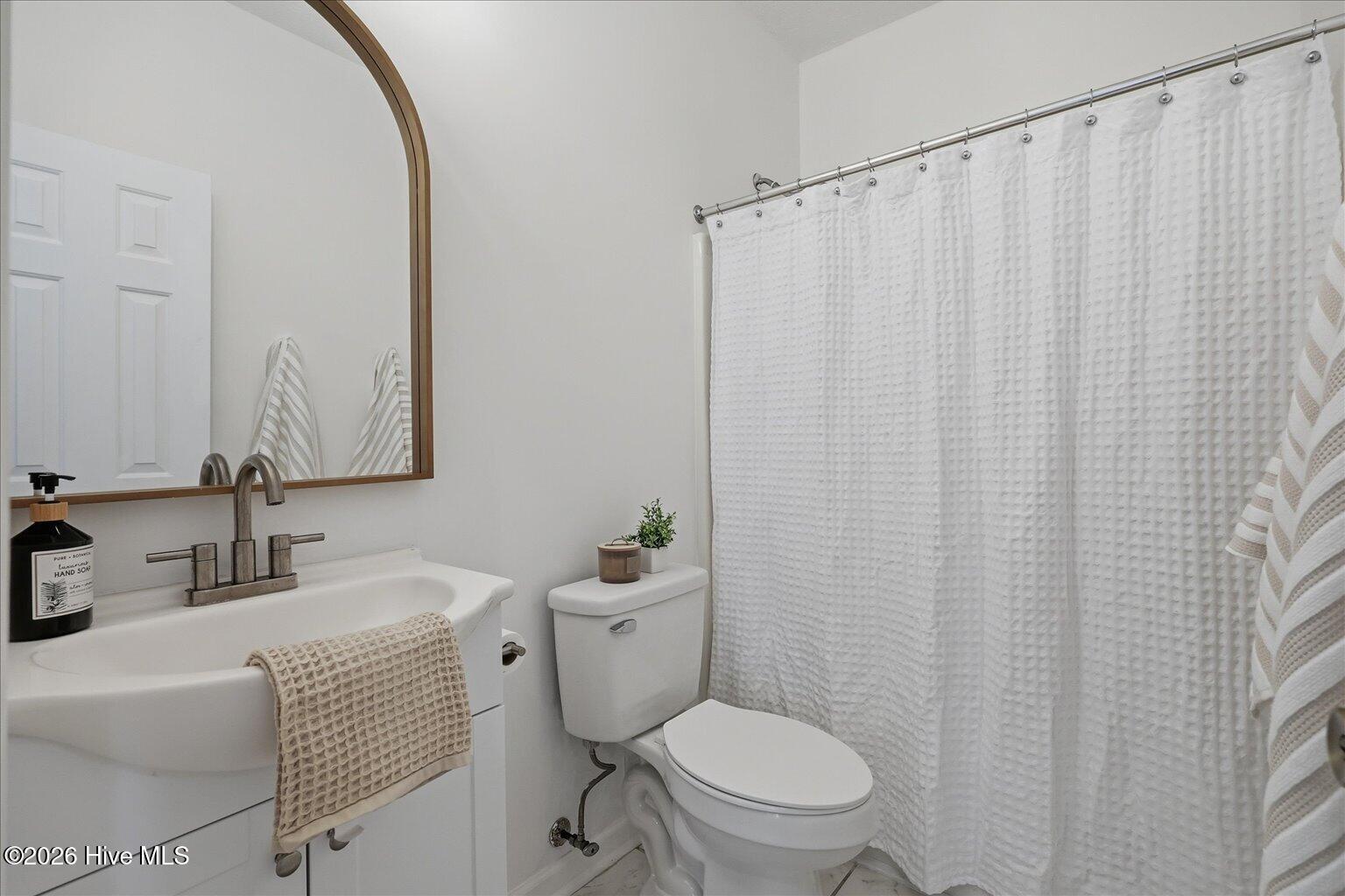 100569130 | Photo 12