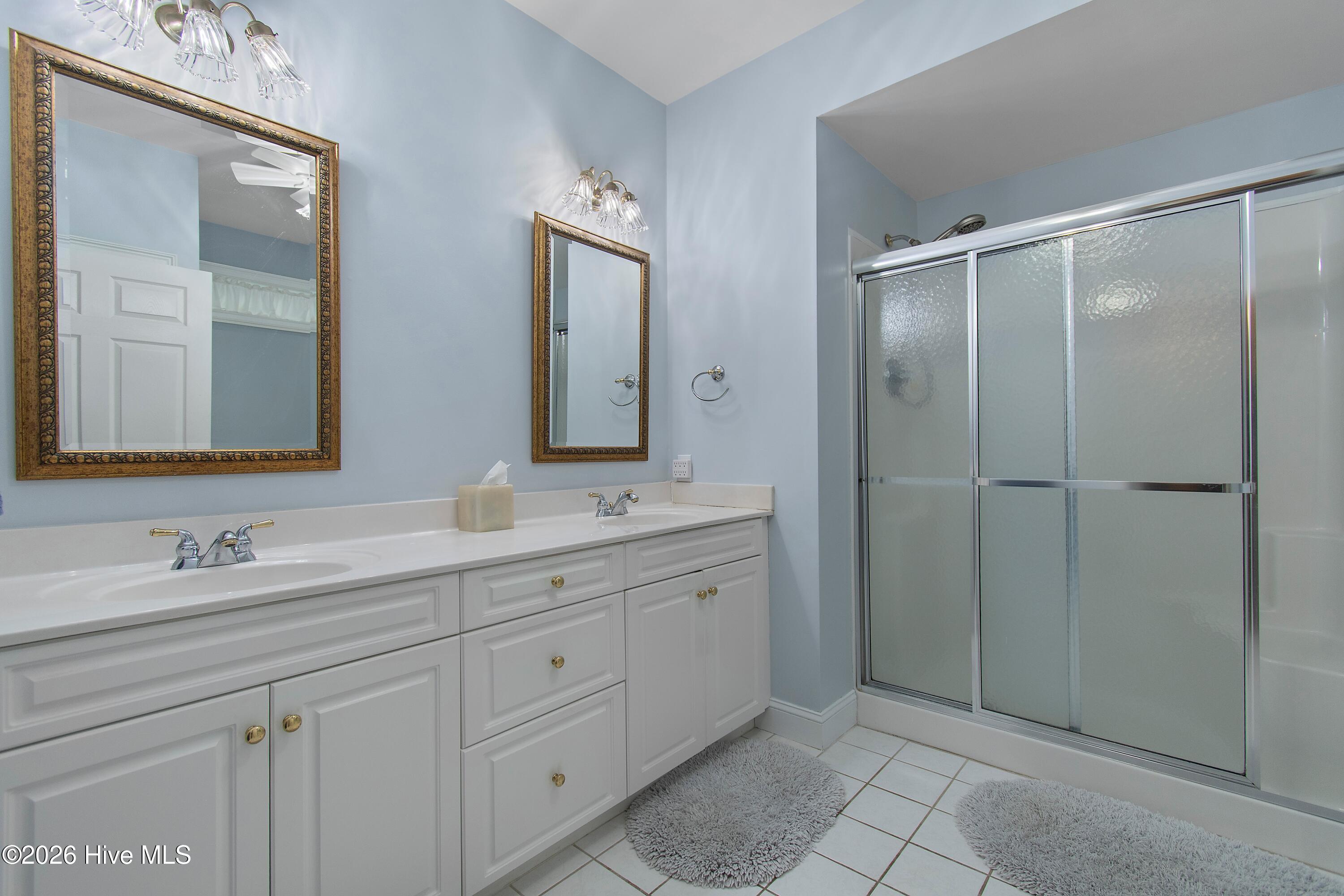 100557471 | Photo 35