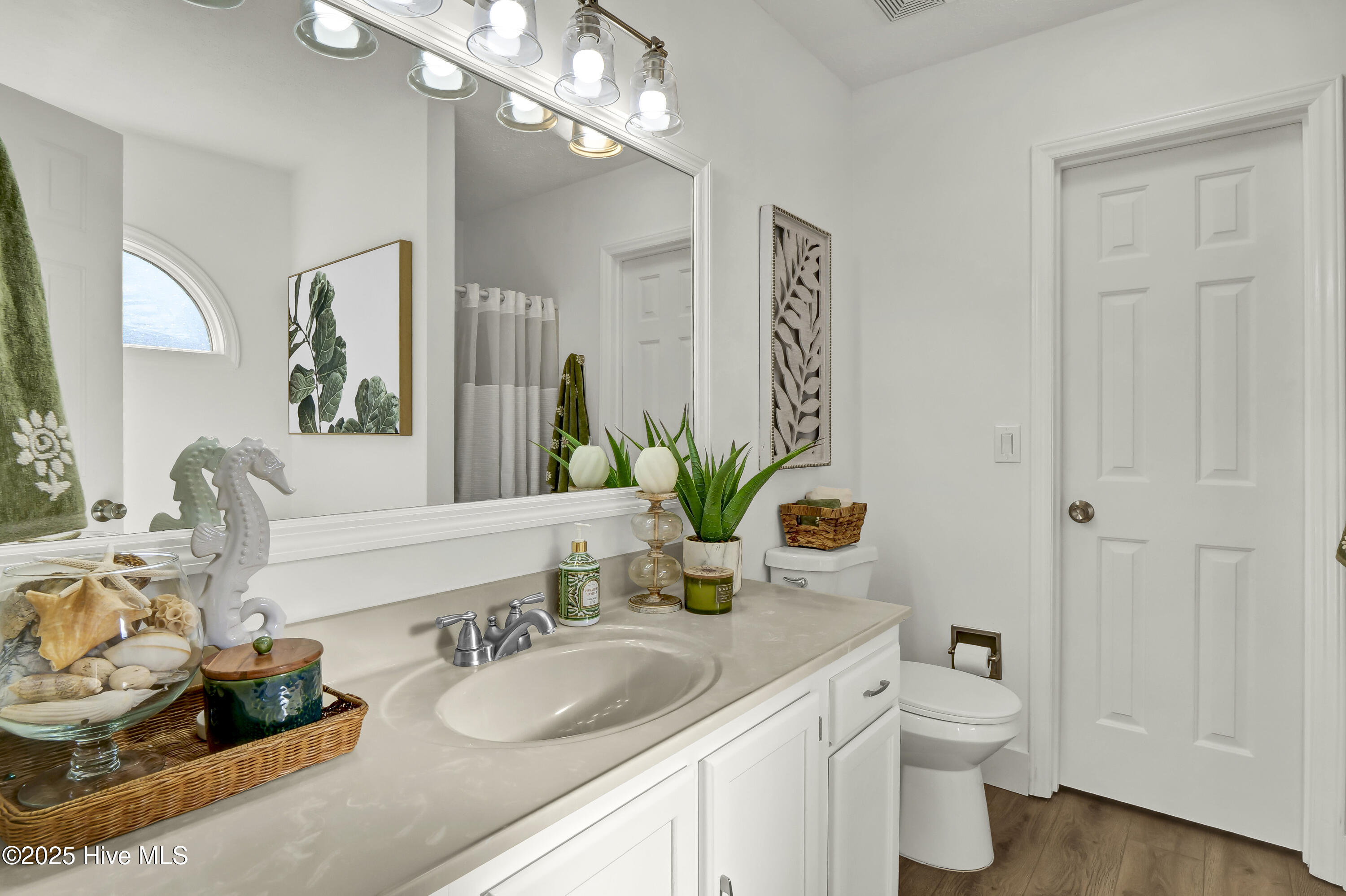 100541808 | Photo 18