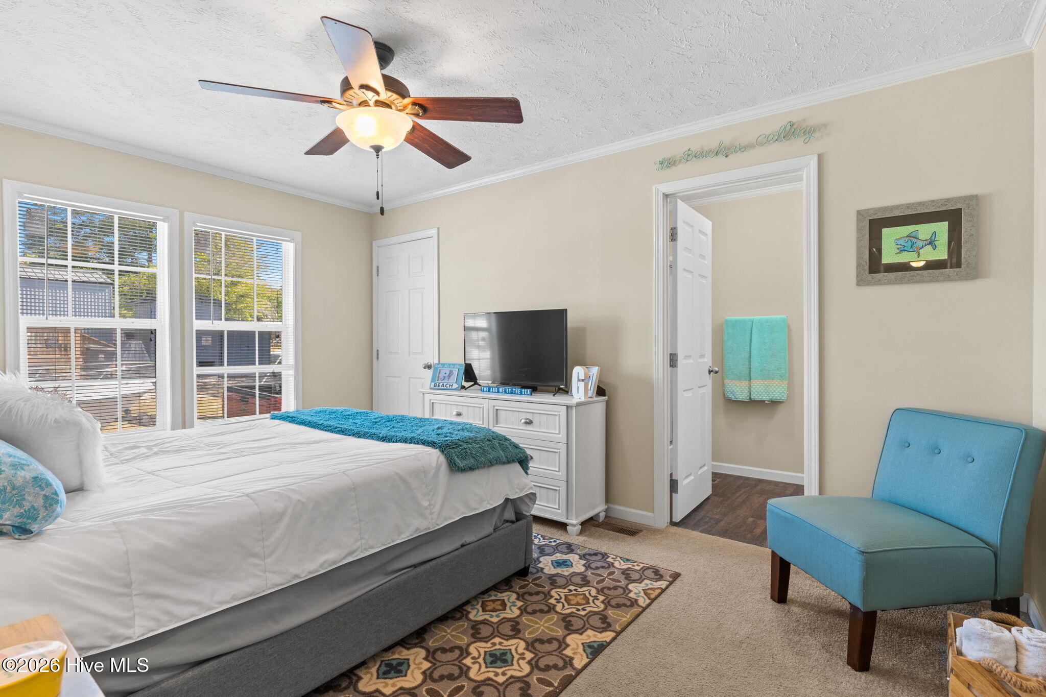 100567854 | Photo 18