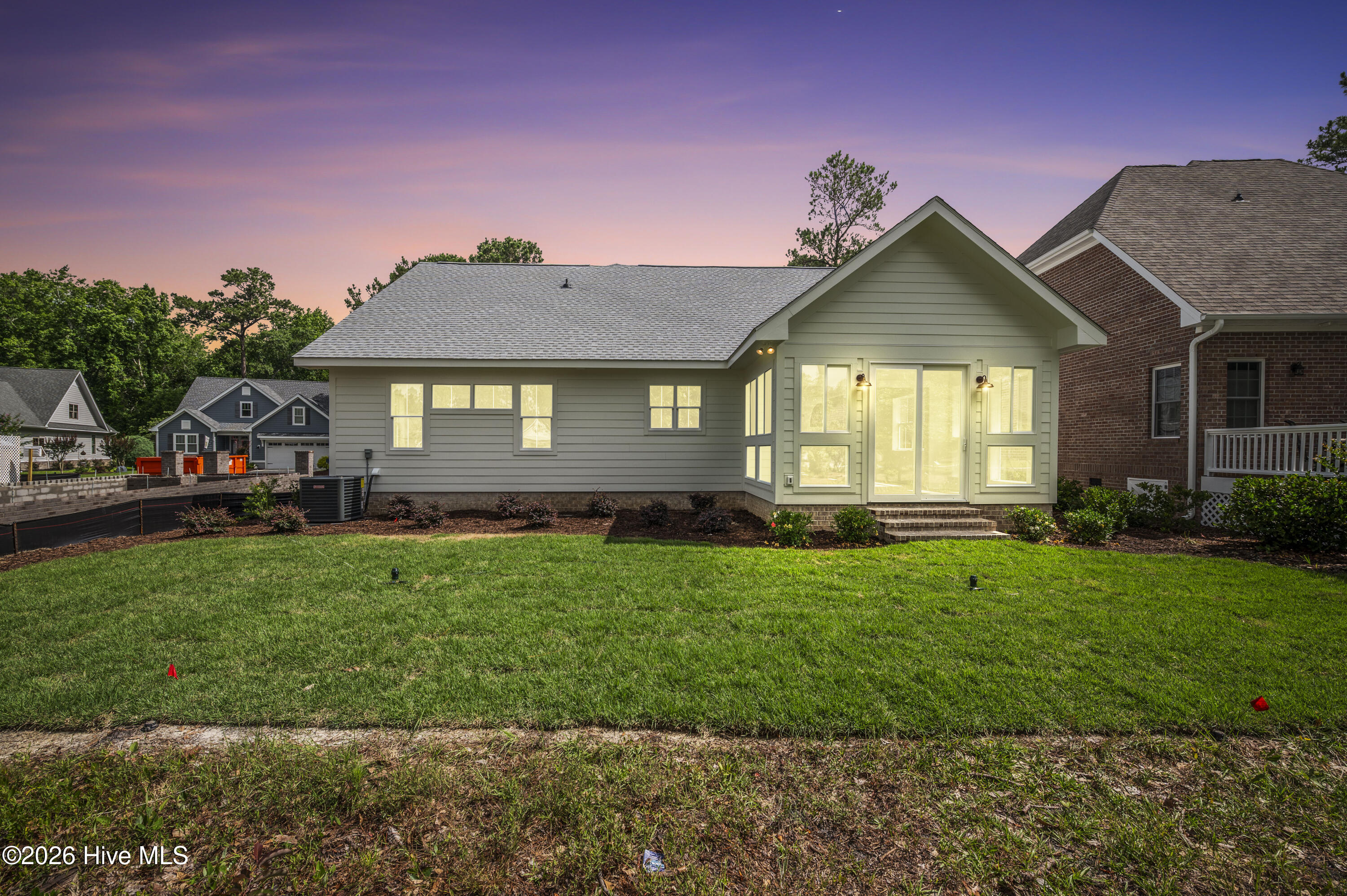 100553830 | Photo 47