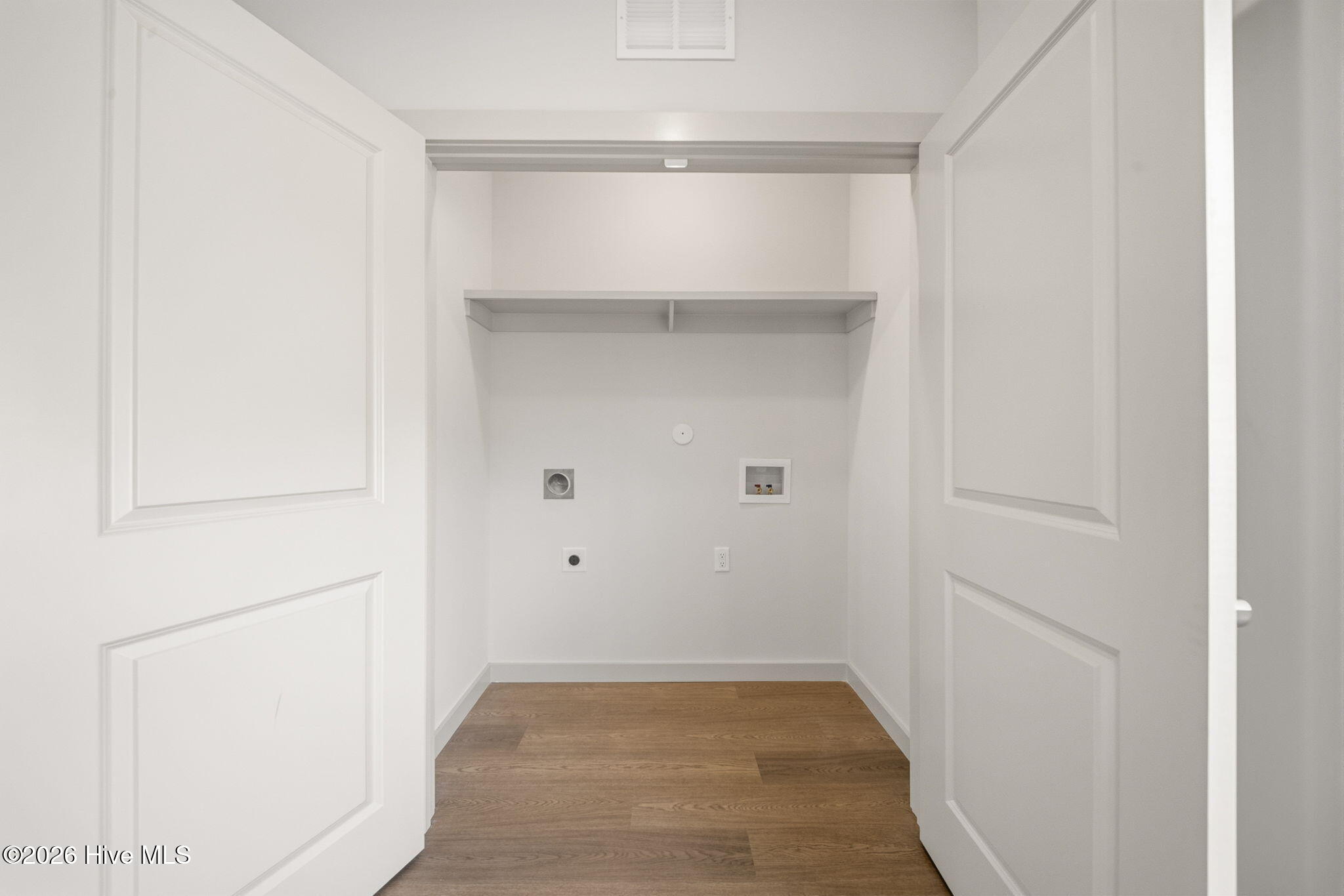 100562147 | Photo 46