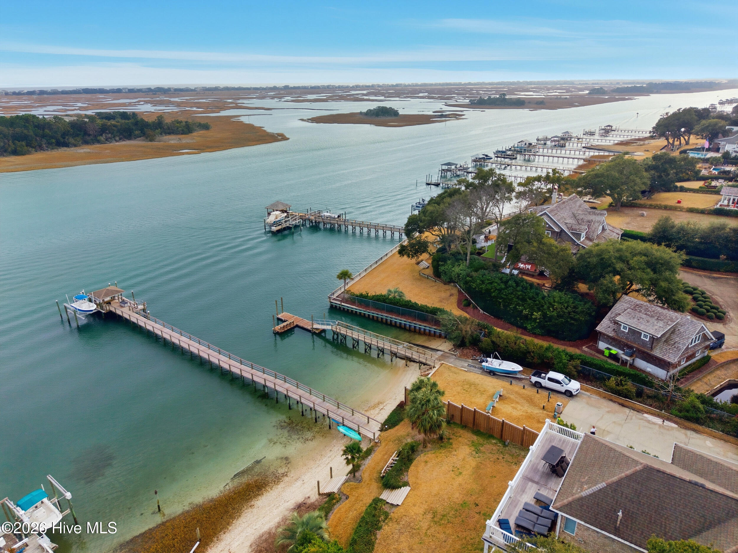 100566149 | Photo 11