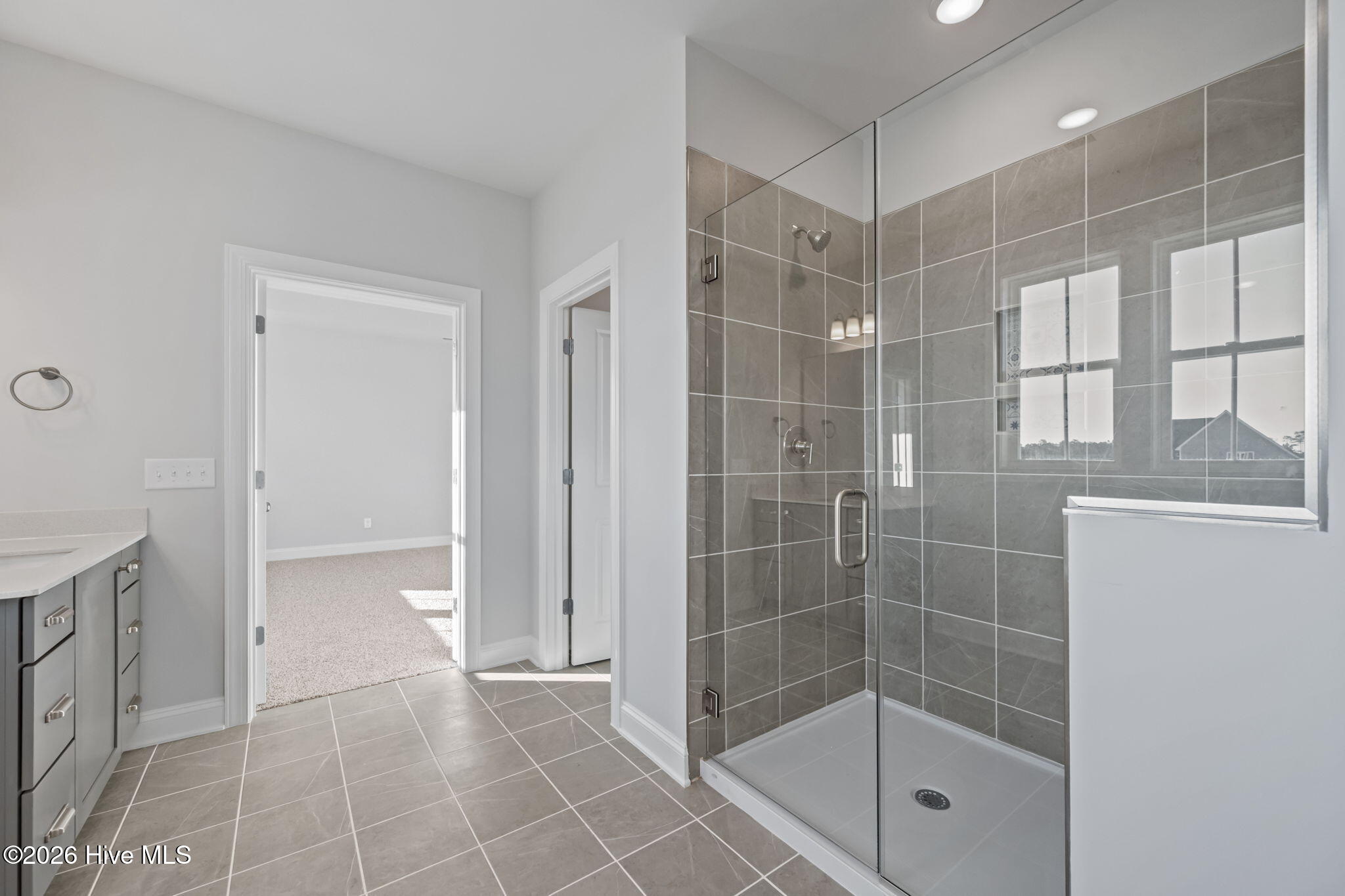 100566681 | Photo 40