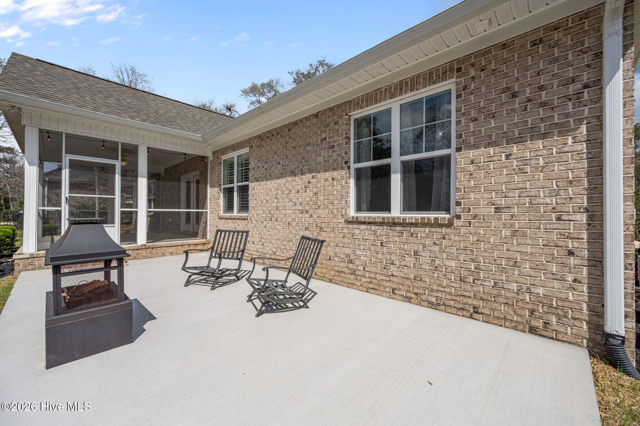 100562487 | Photo 51