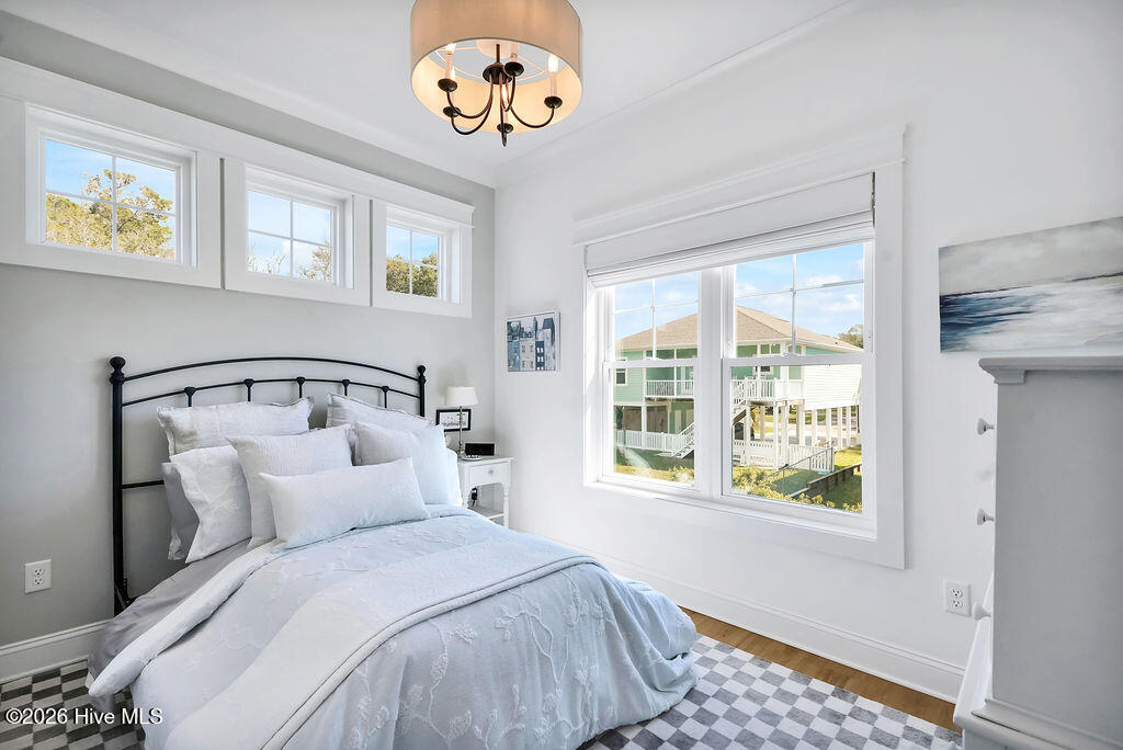 100561148 | Photo 25