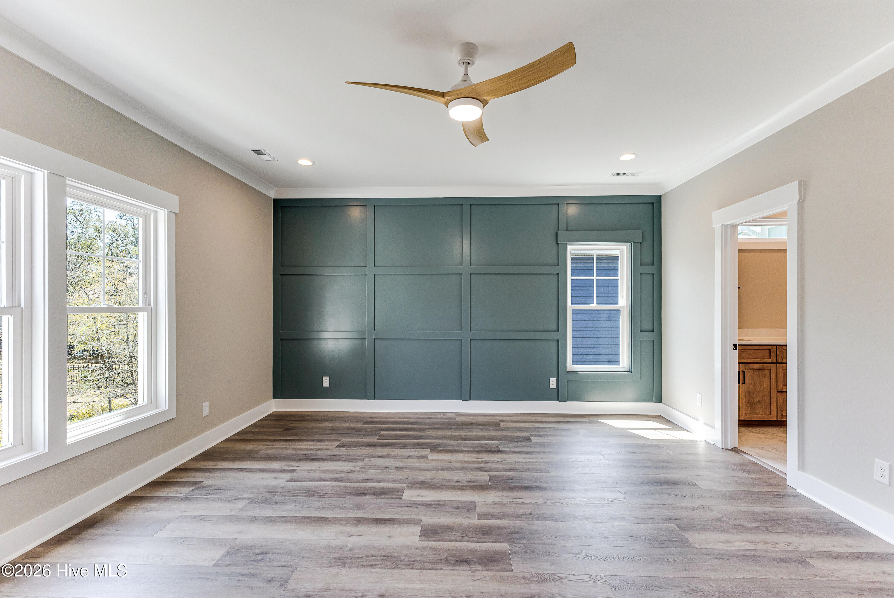 100564365 | Photo 26