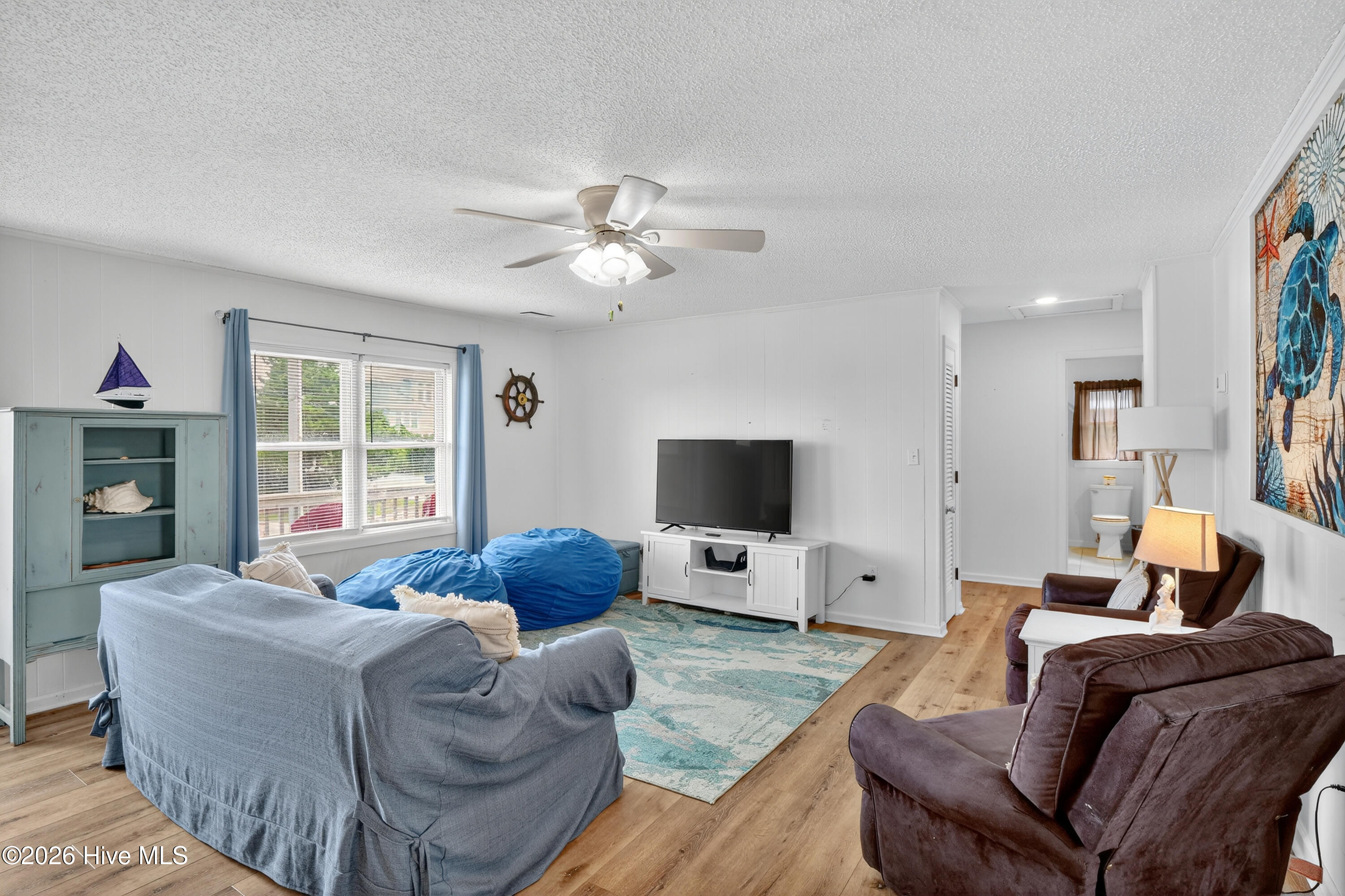 100558855 | Photo 16