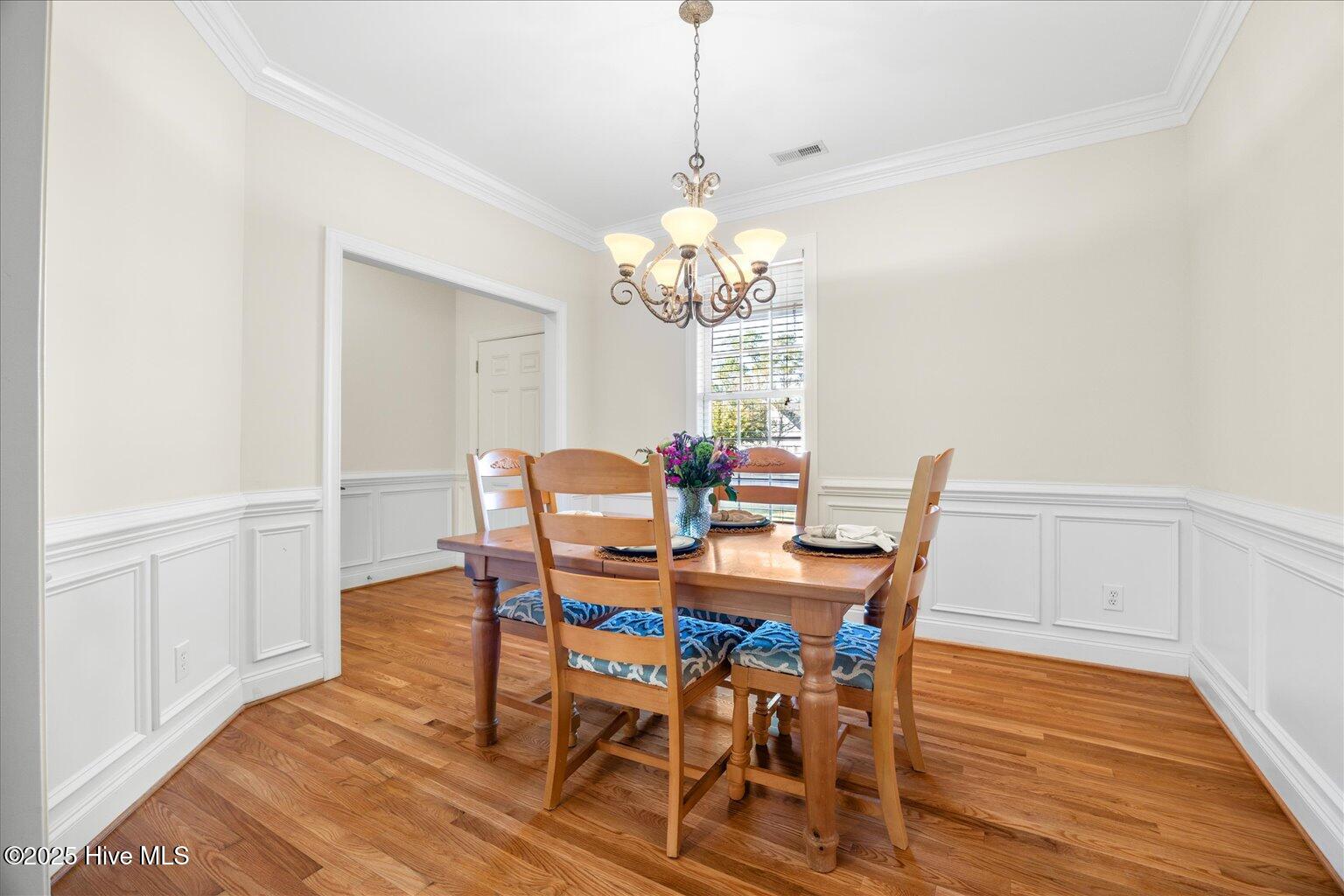 100532756 | Photo 12