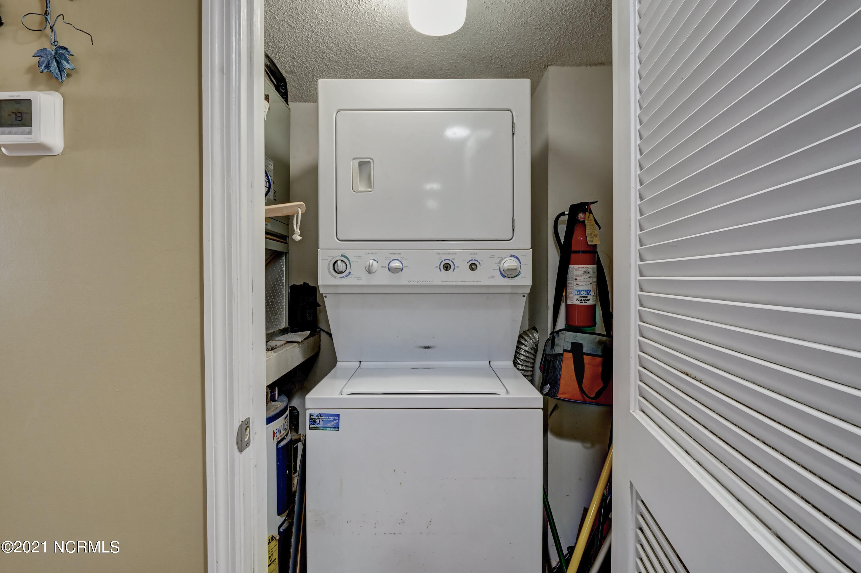 100520960 | Photo 15