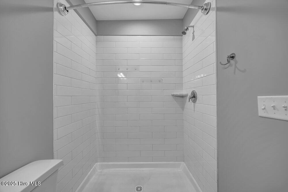 100525304 | Photo 19