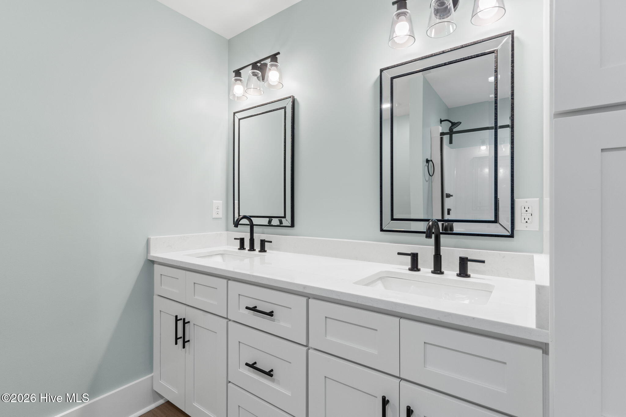 100552938 | Photo 24