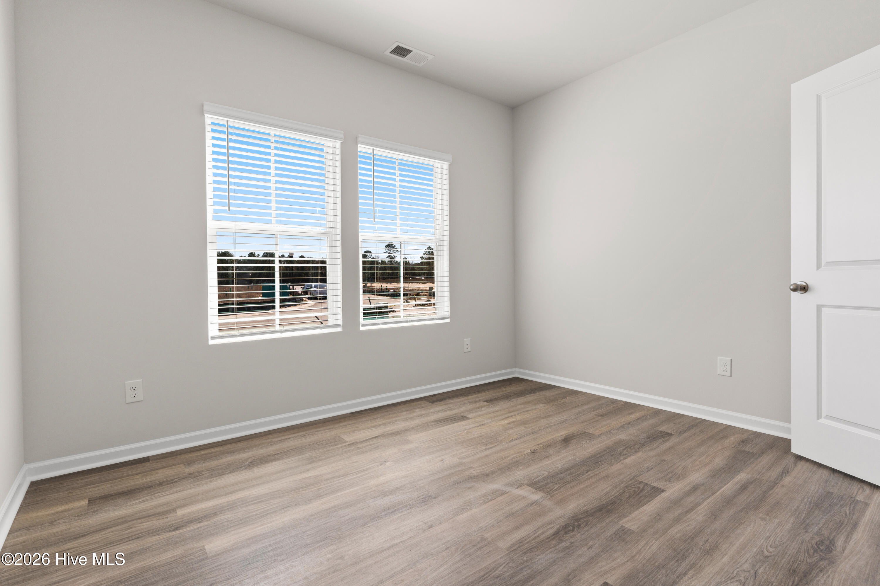 100538604 | Photo 16