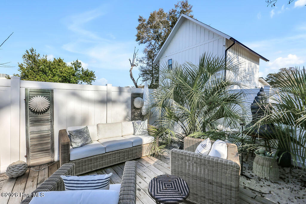 100549041 | Photo 48