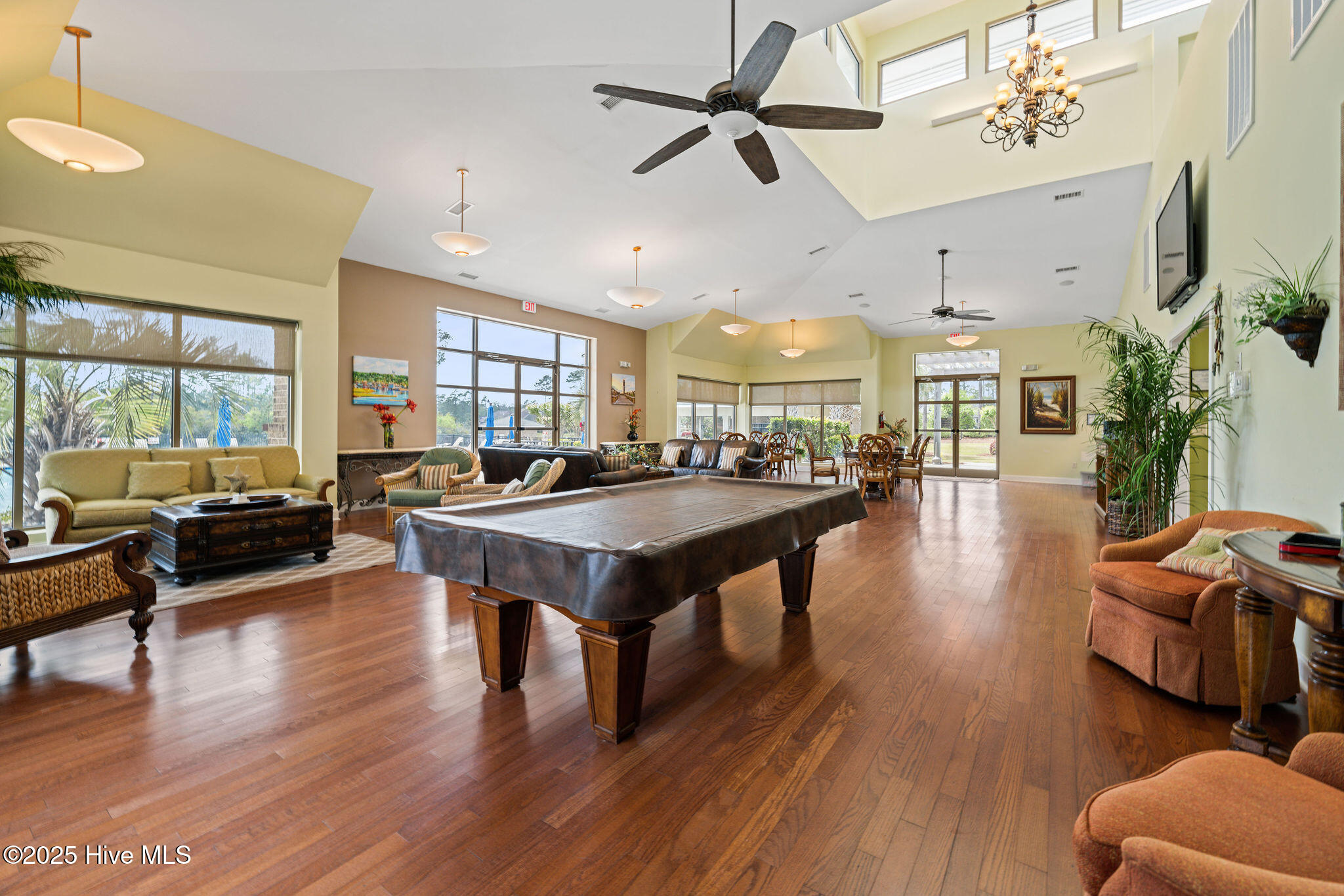 100531104 | Photo 80