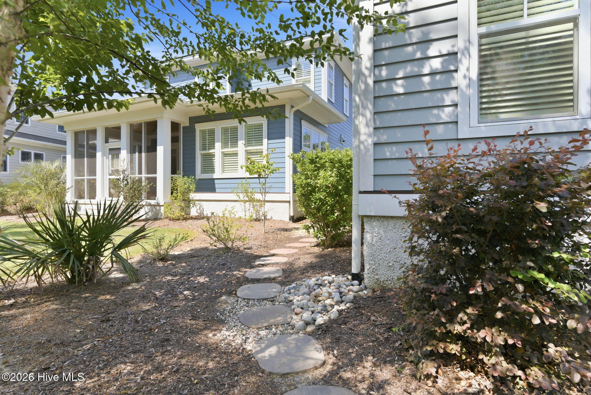 100569885 | Photo 46