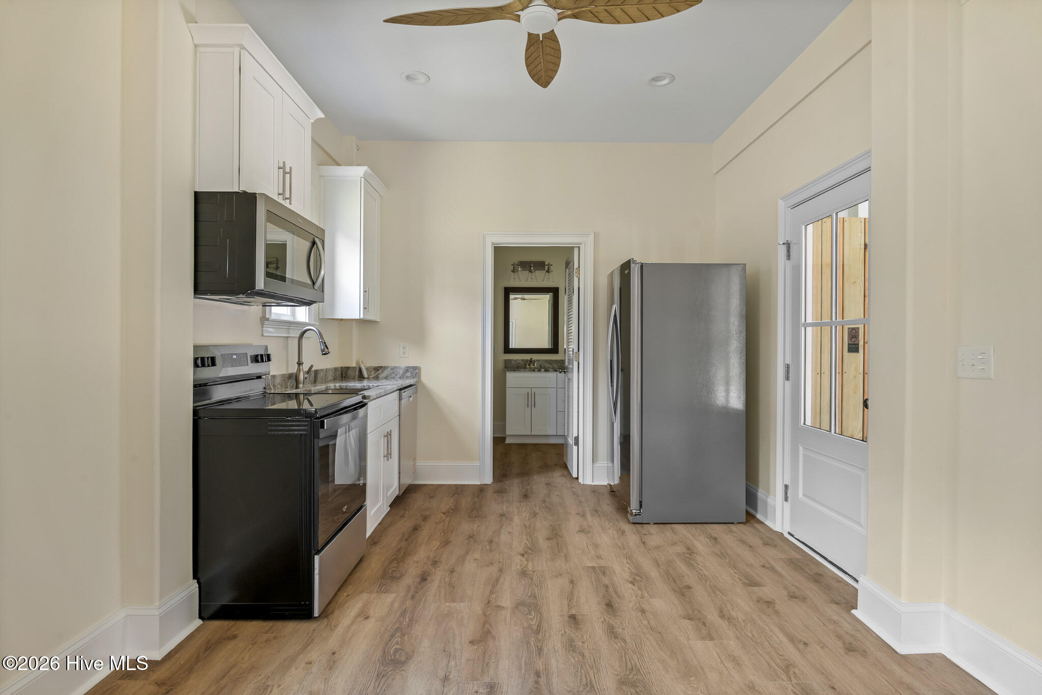 100517039 | Photo 43