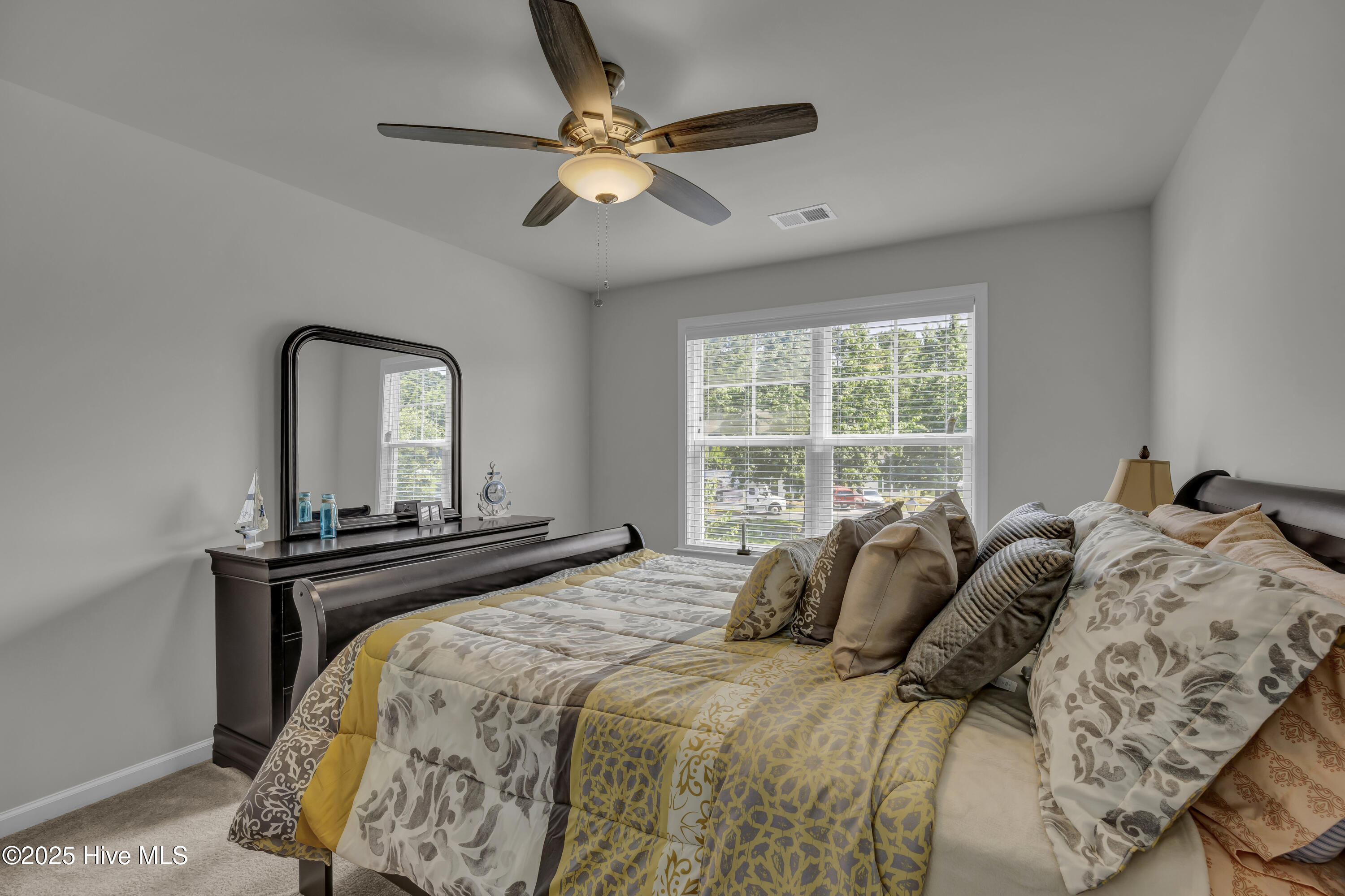 100516530 | Photo 25