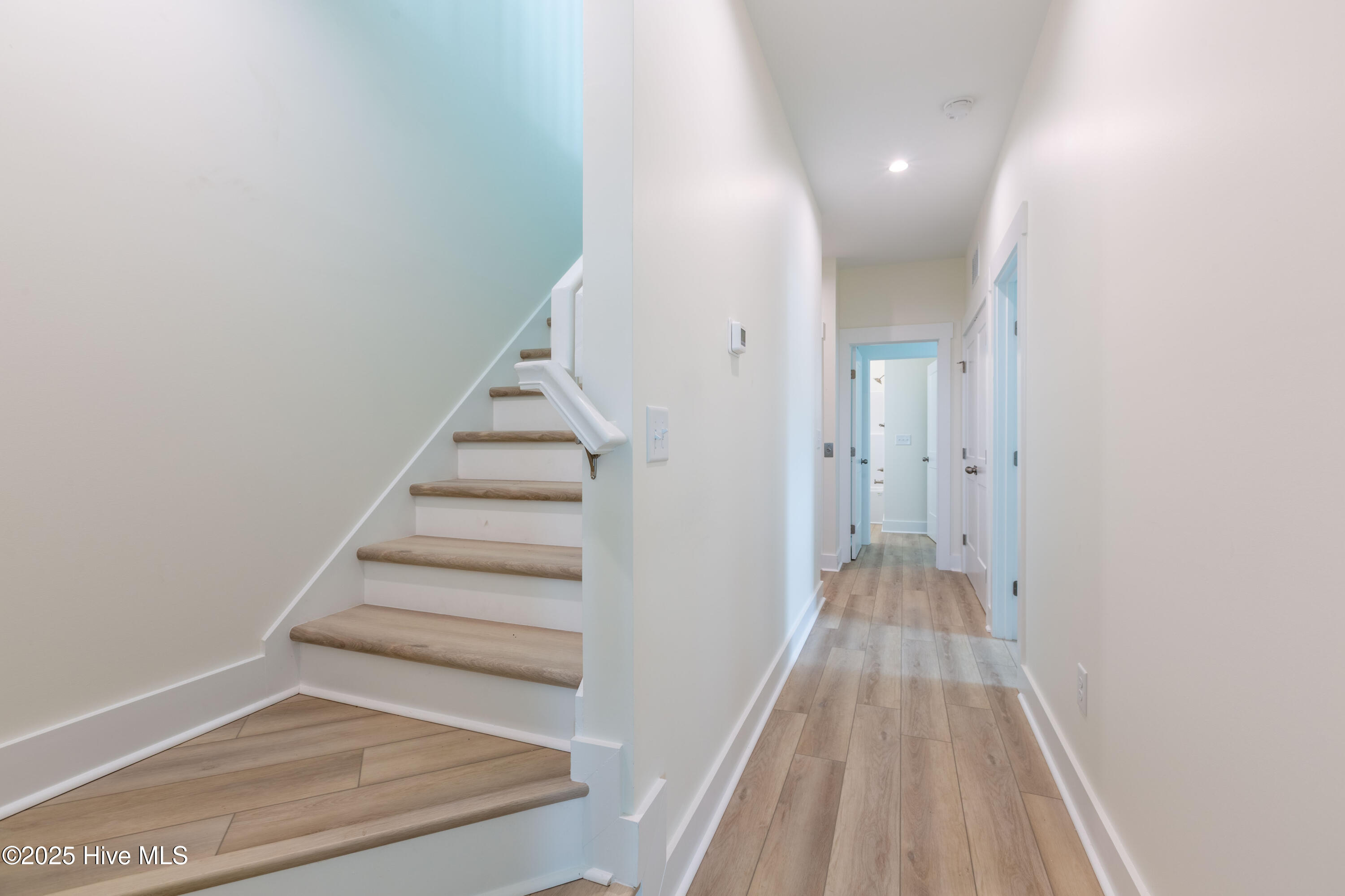 100553221 | Photo 45