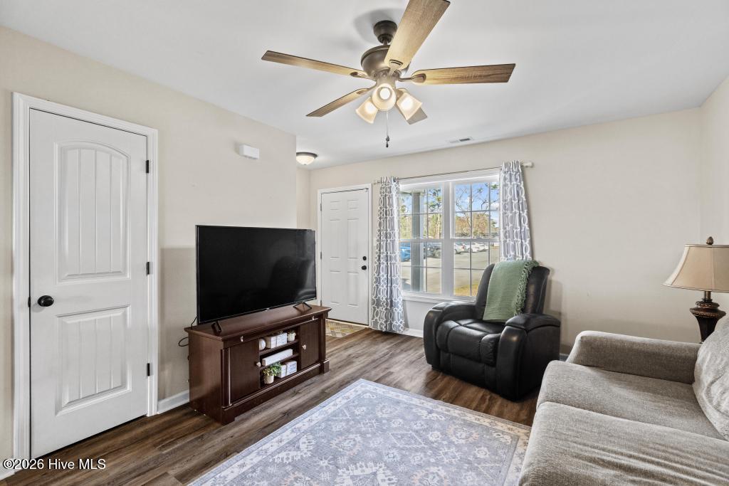 152 Cornerstone Drive, Beulaville, NC 28518 – photo 7: living room side view