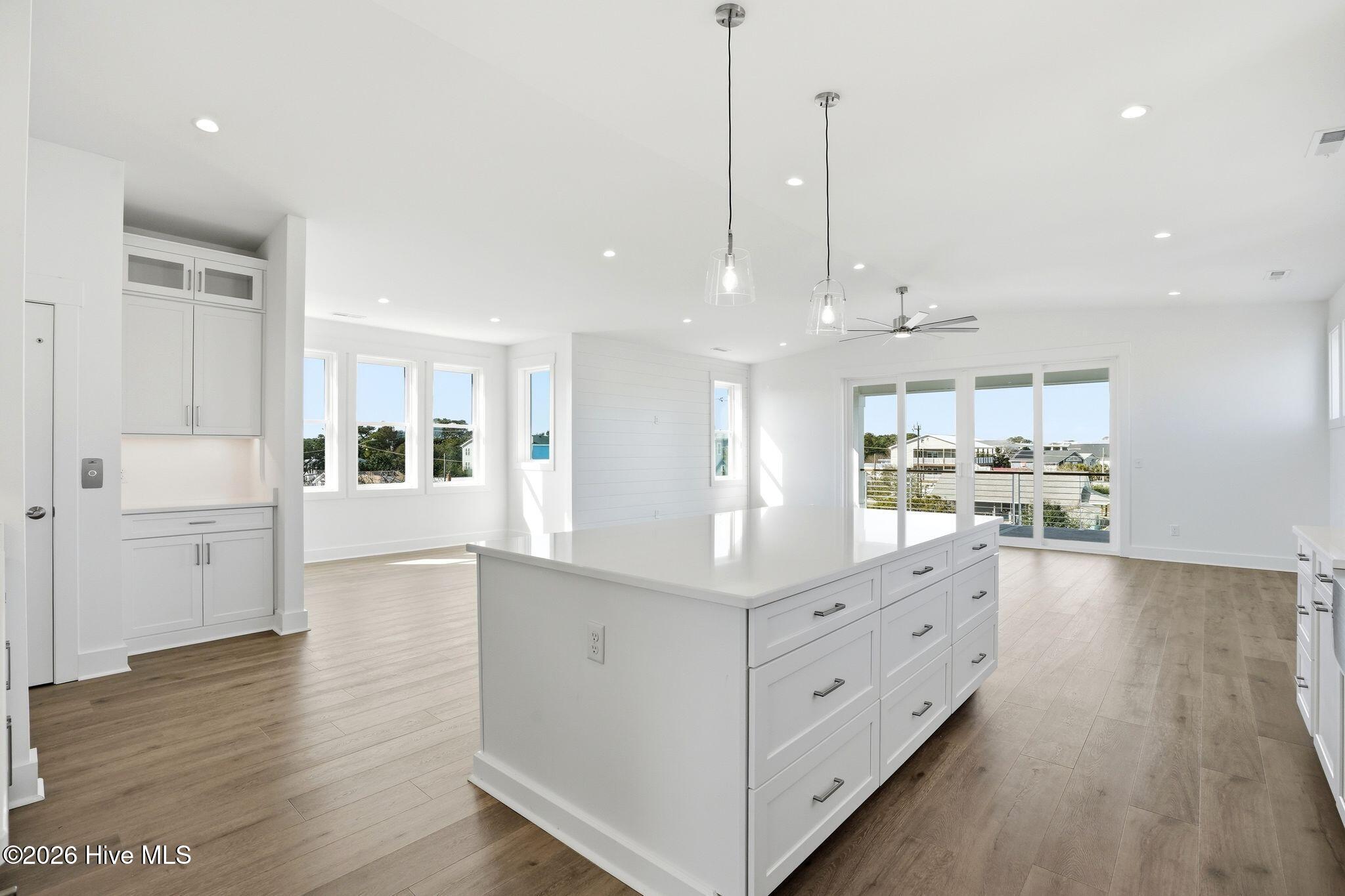 100558491 | Photo 13