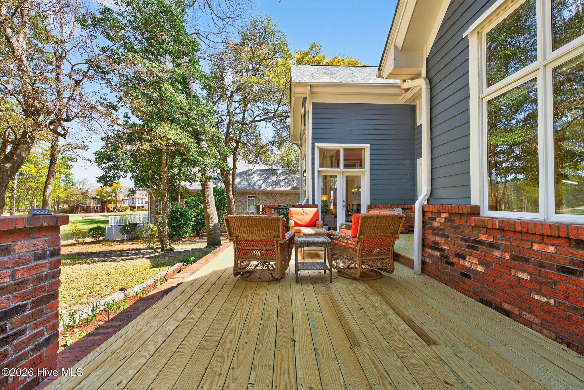 100564885 | Photo 70