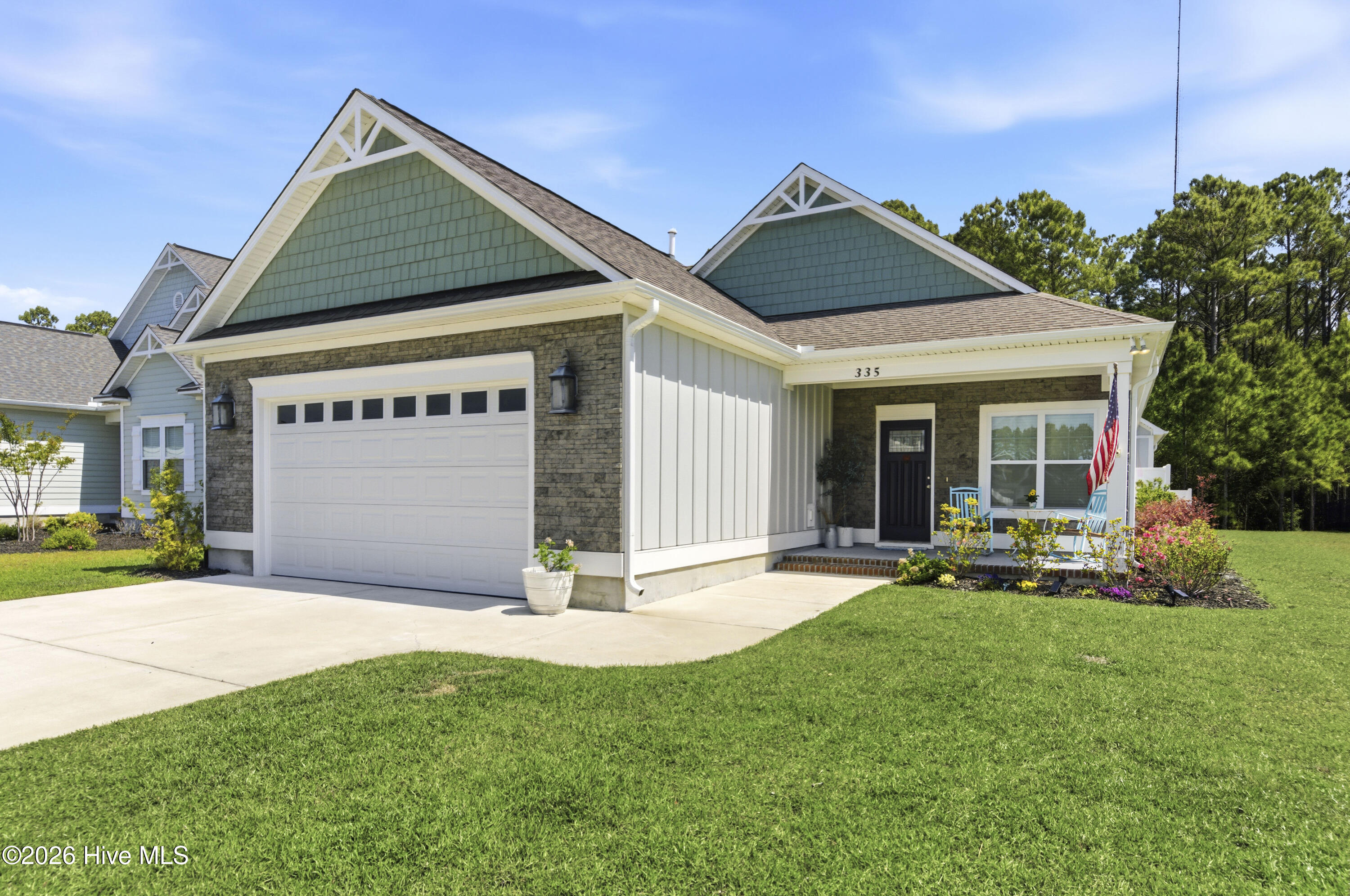 100568018 | Photo 11