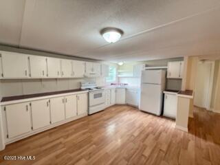 100530842 | Photo 12