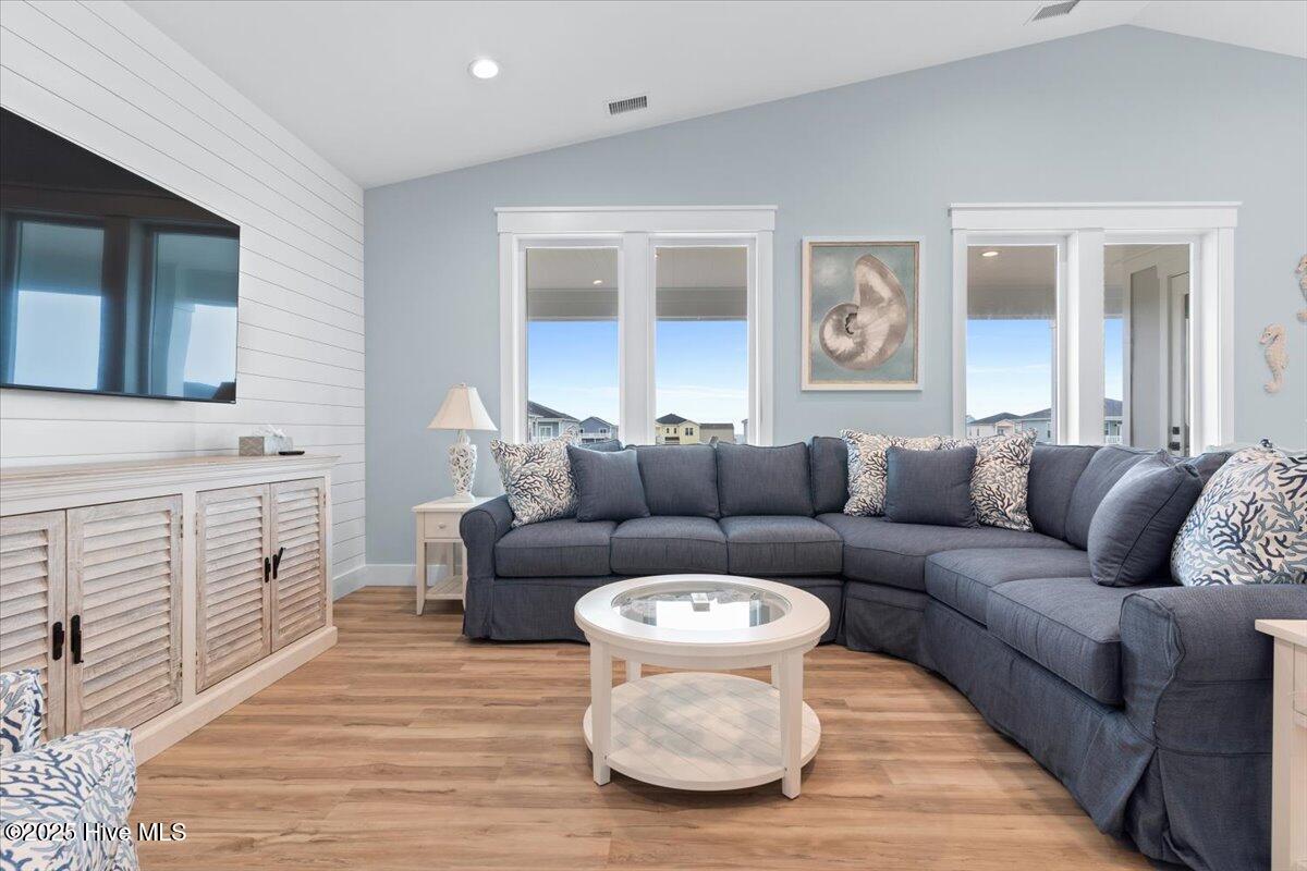 100526608 | Photo 31