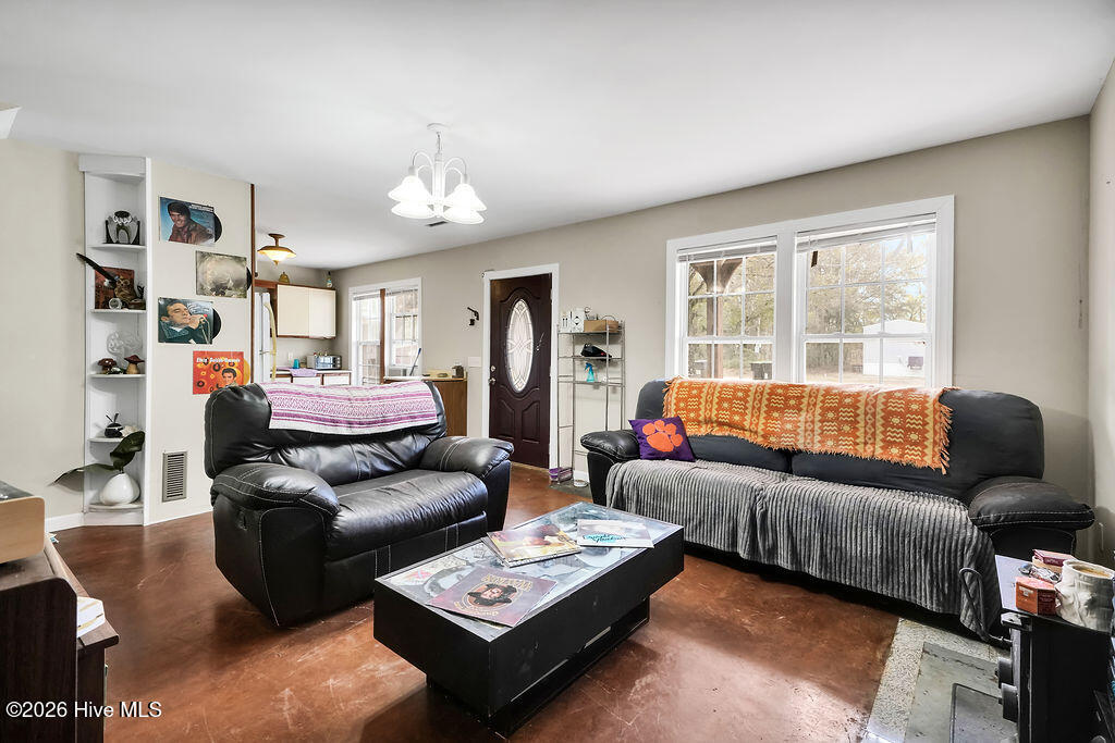 100559640 | Photo 10