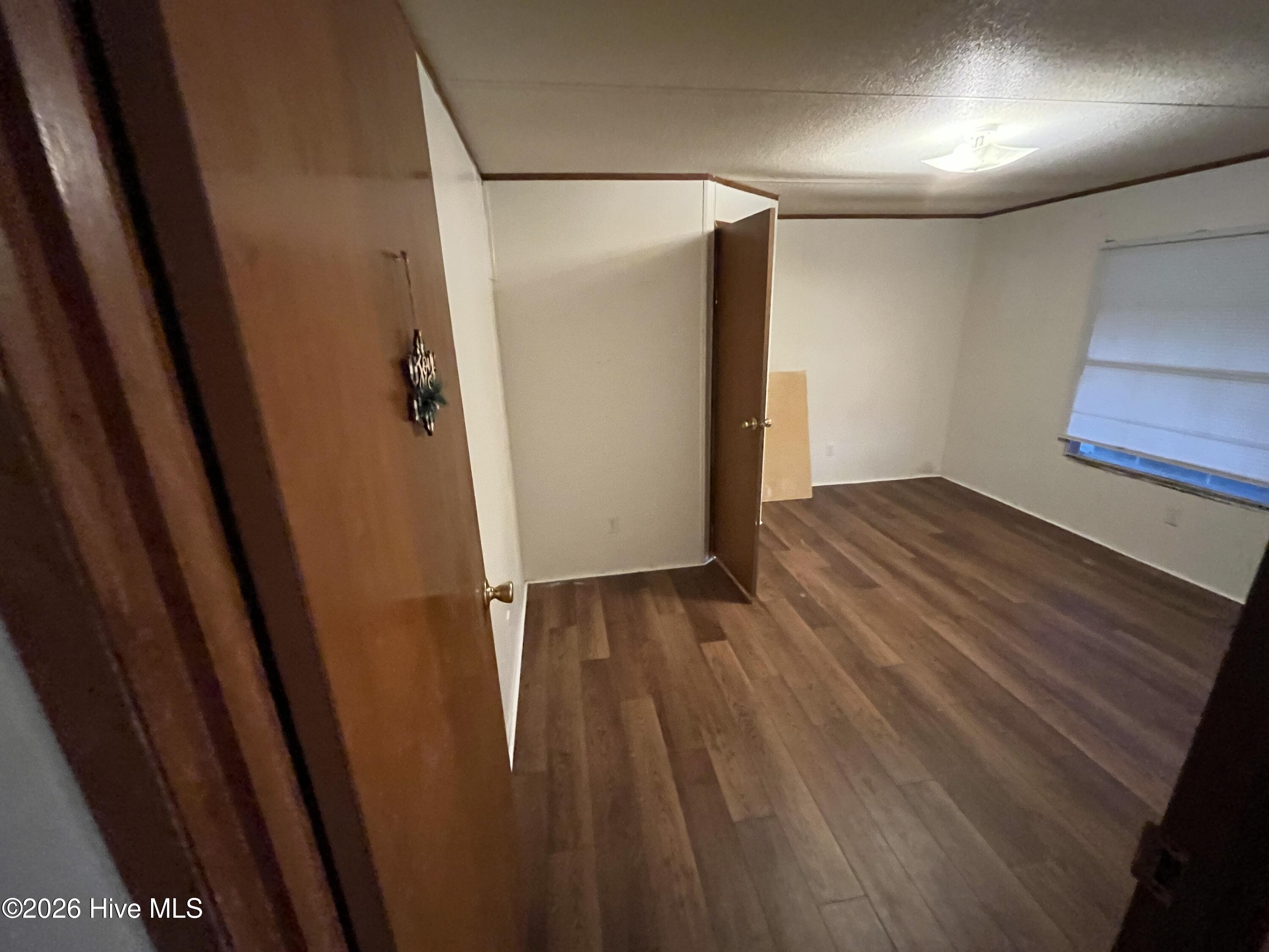 100568963 | Photo 49