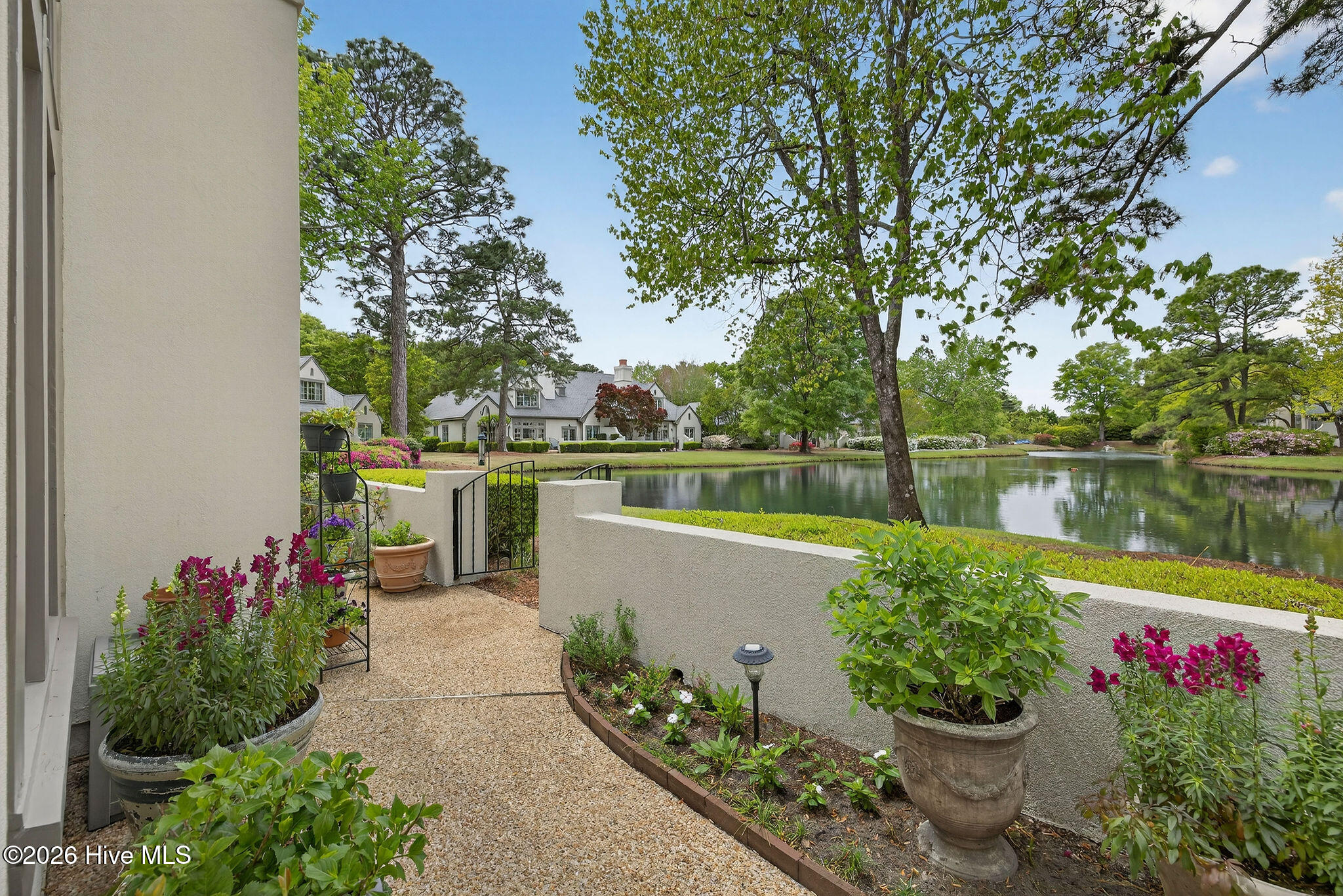 100565960 | Photo 14