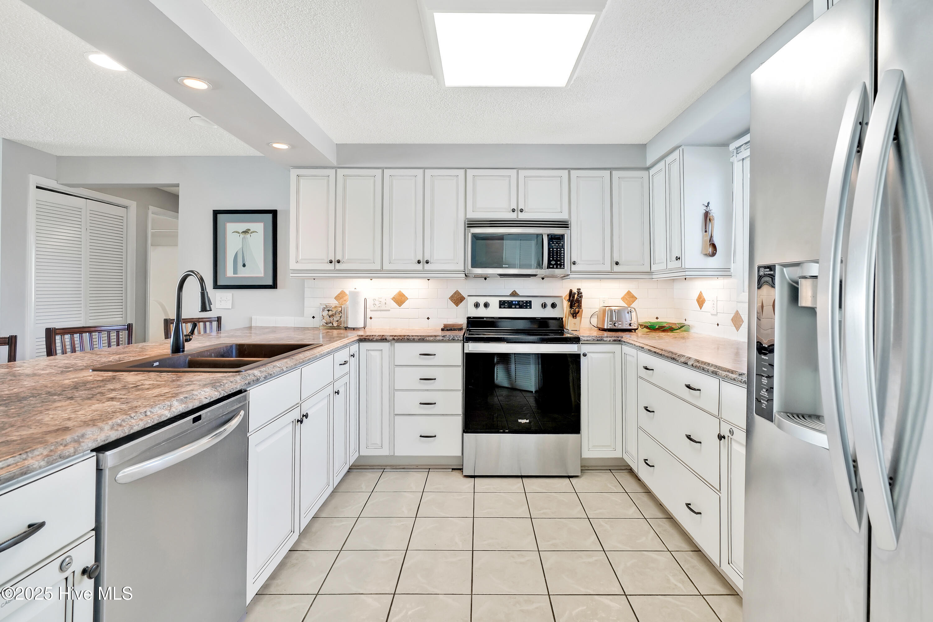 100506077 | Photo 22