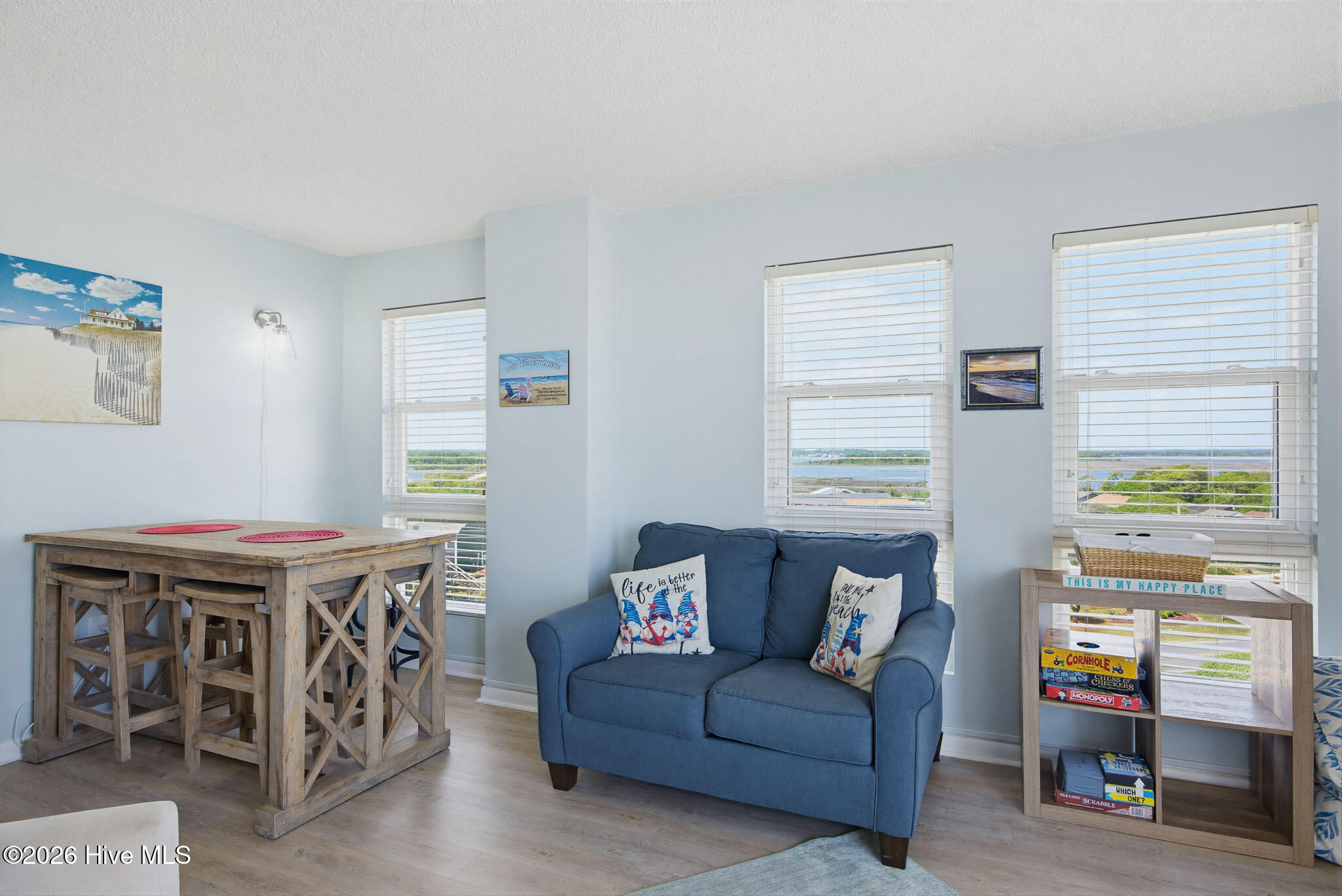 100569800 | Photo 10