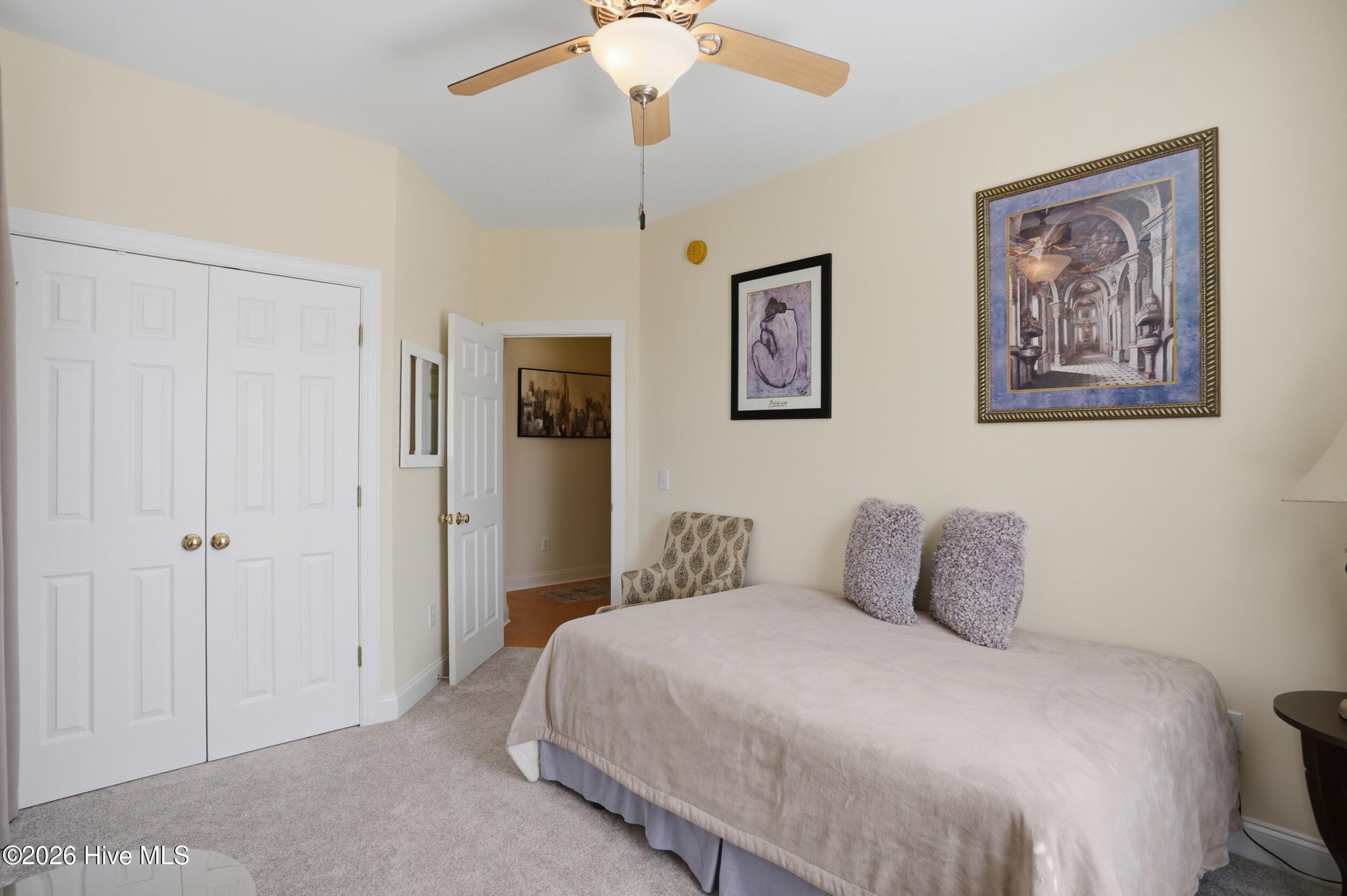 100561149 | Photo 22