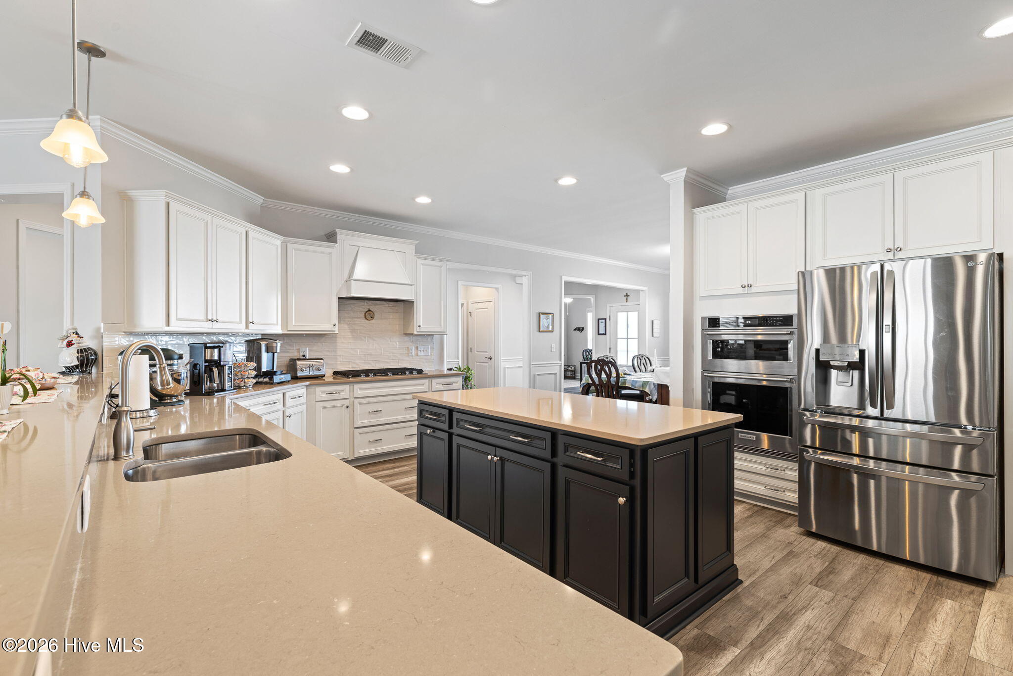 100564414 | Photo 14