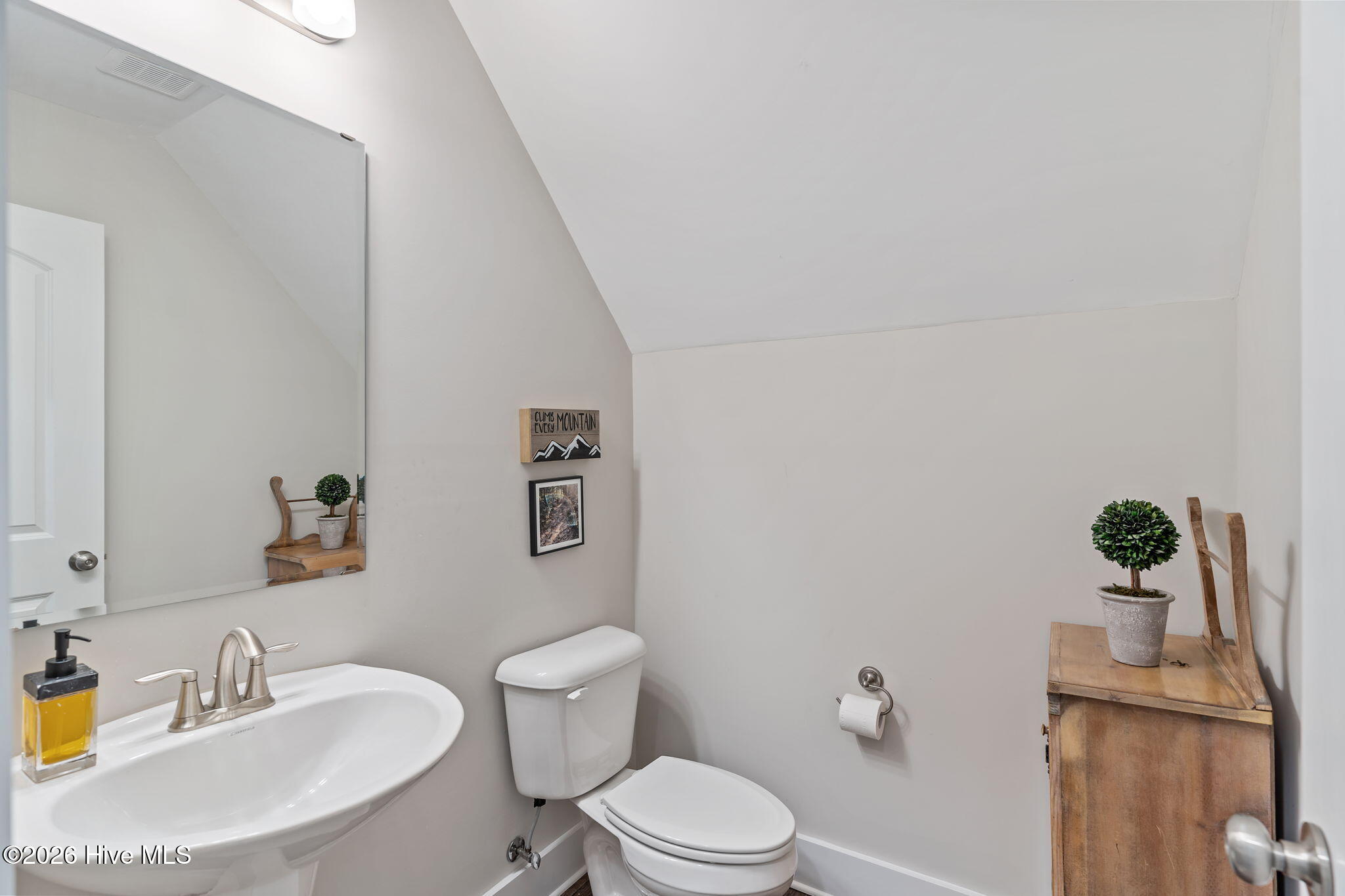 100558156 | Photo 41