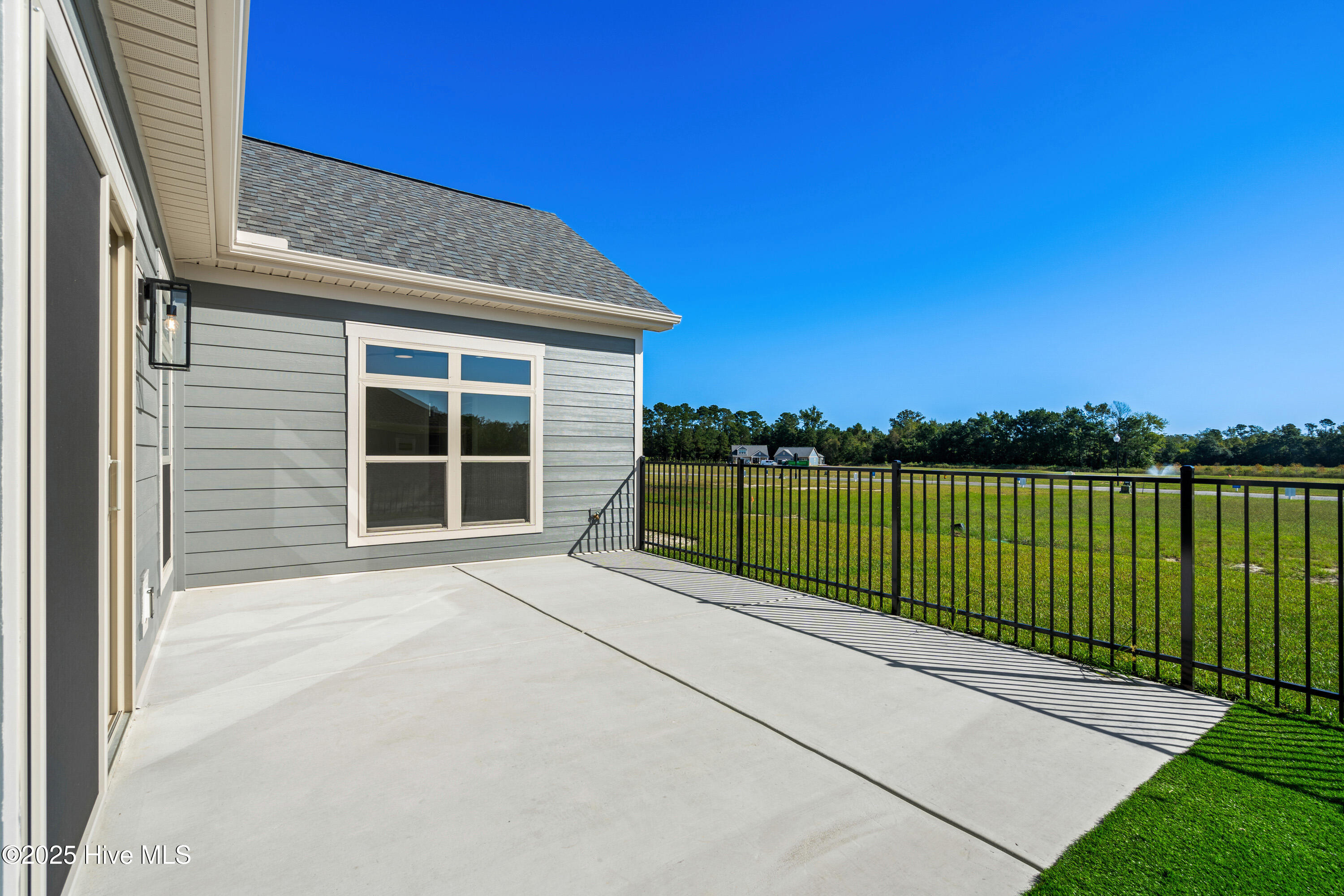 100487215 | Photo 24