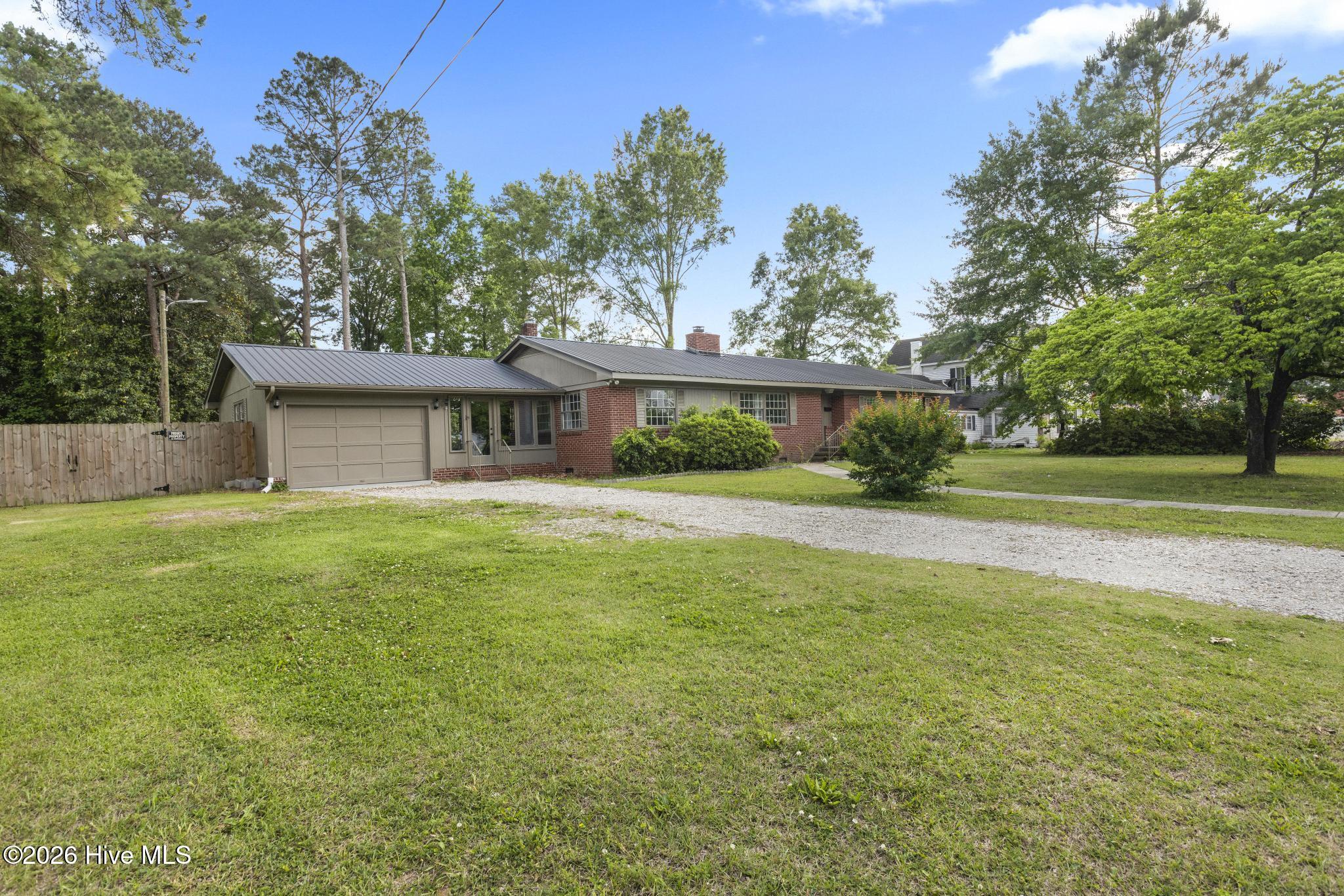 310 E Cliff Street, Wallace, NC 28466 Listing Photo  1