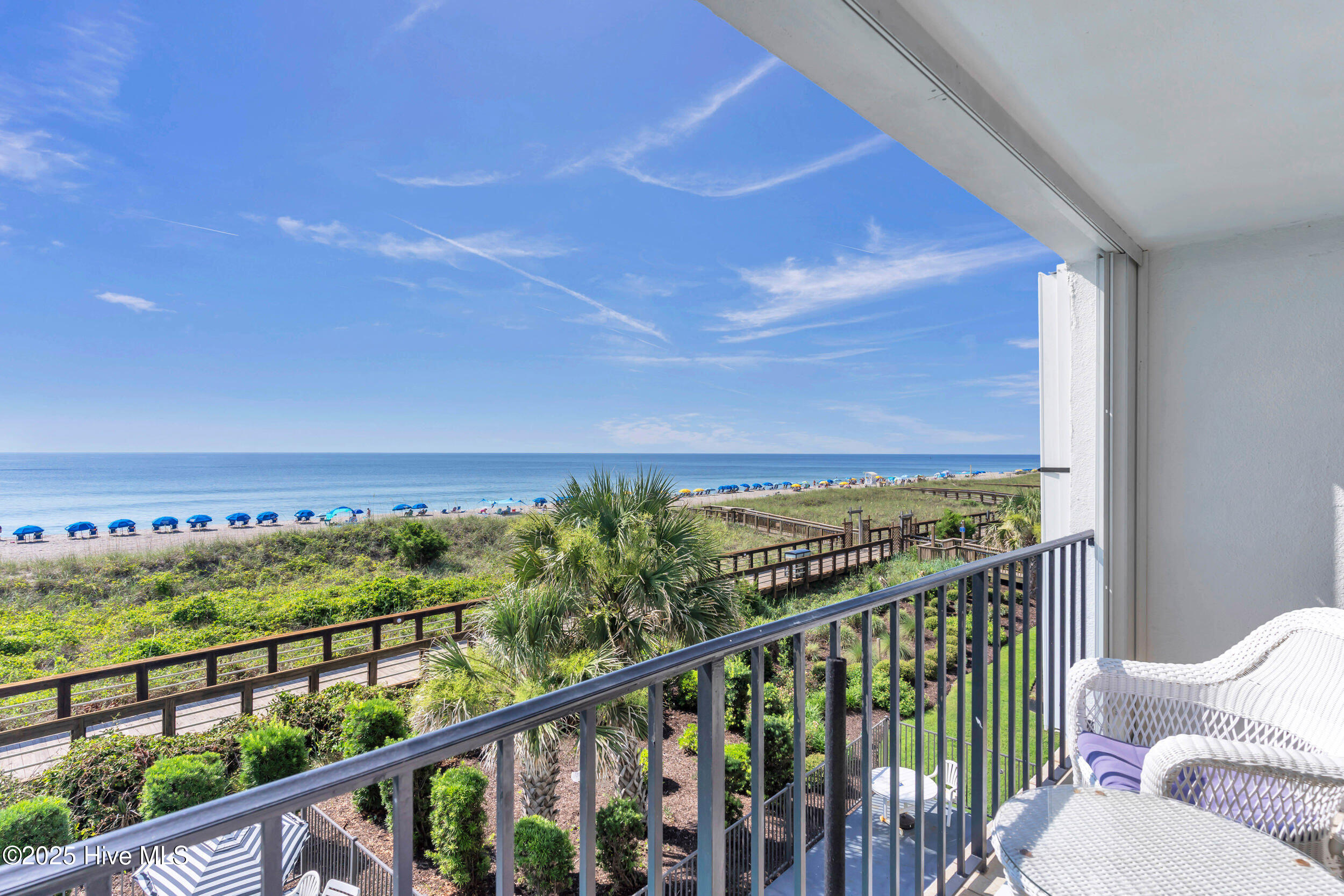 100516351 | Photo 13