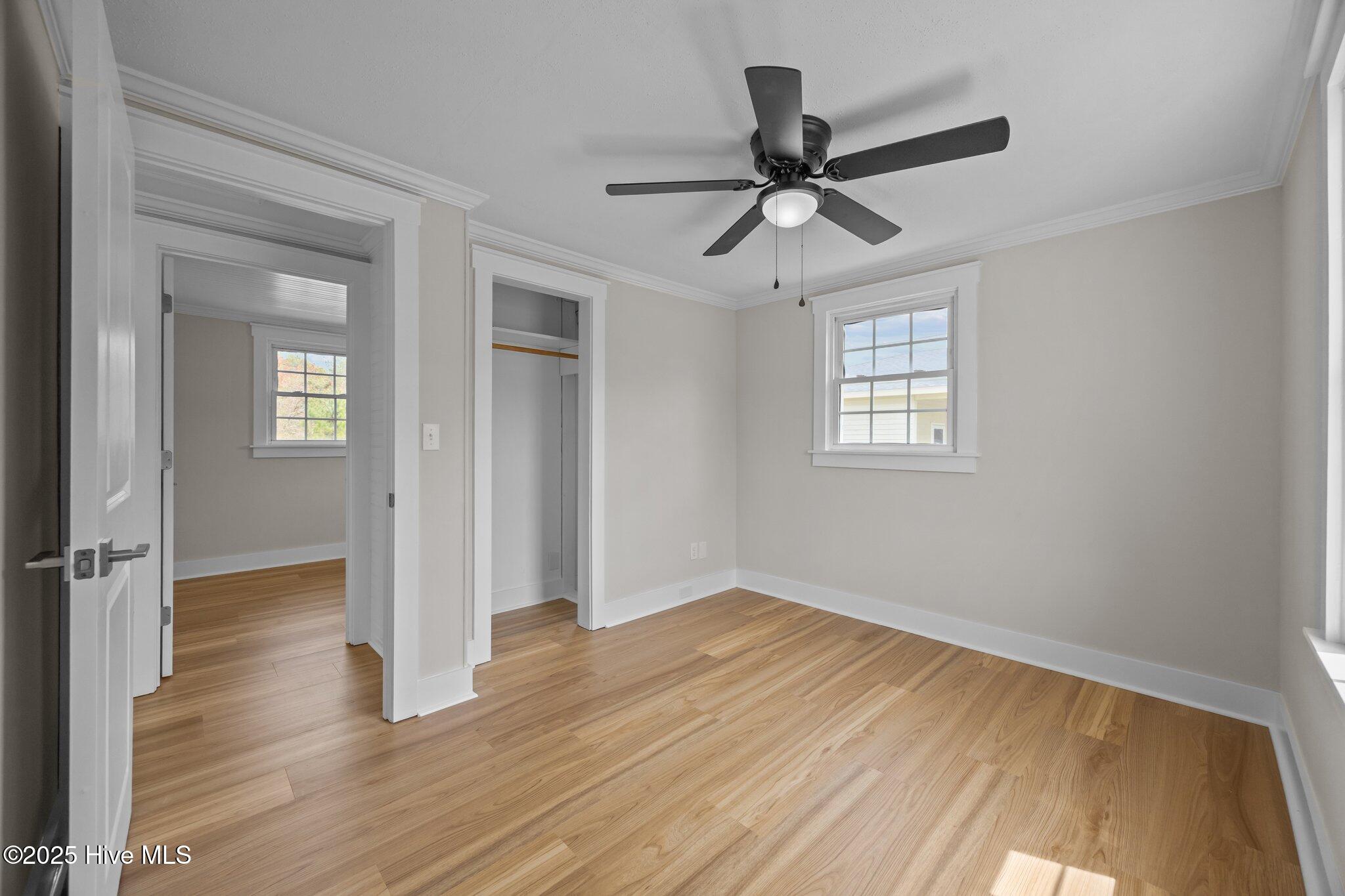 100499263 | Photo 25