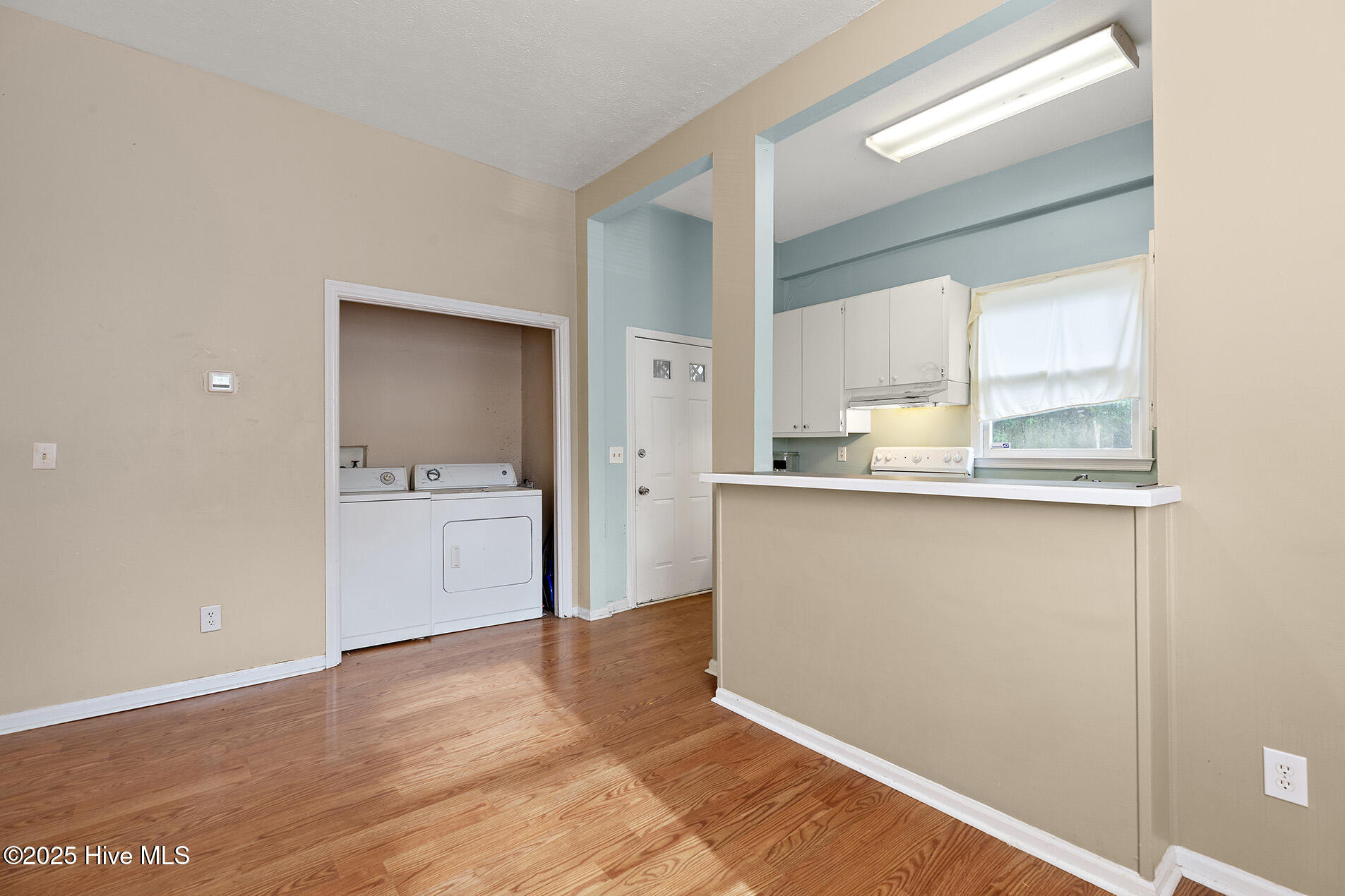 100544261 | Photo 12