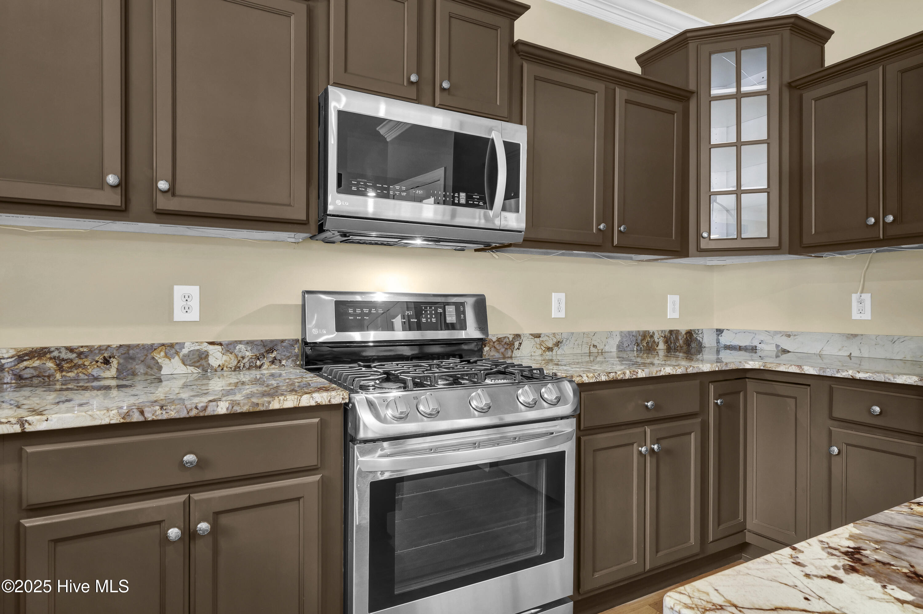 100543498 | Photo 22