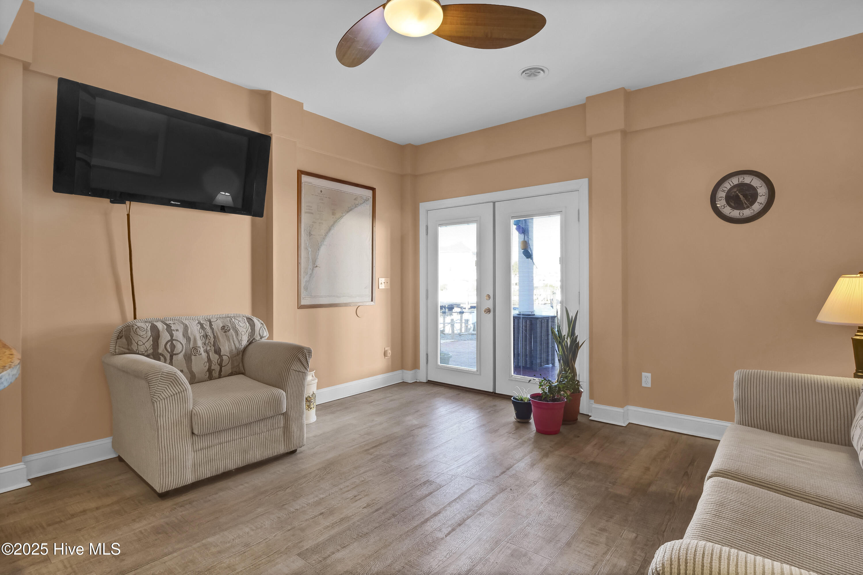 100497628 | Photo 42