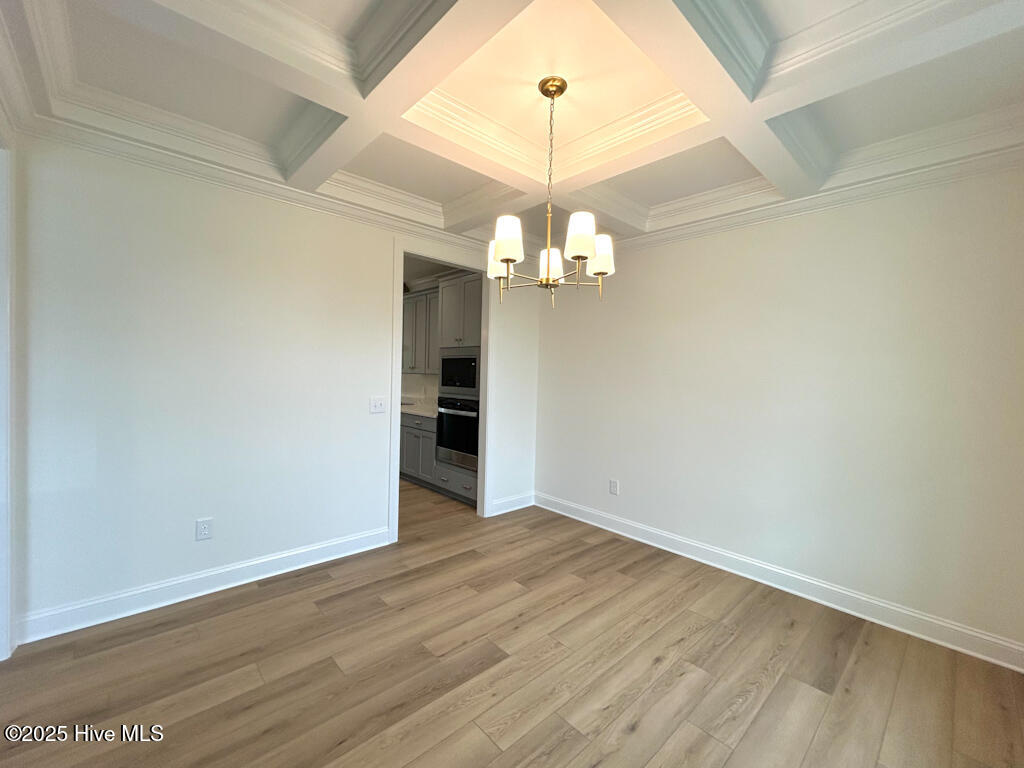 100510168 | Photo 13