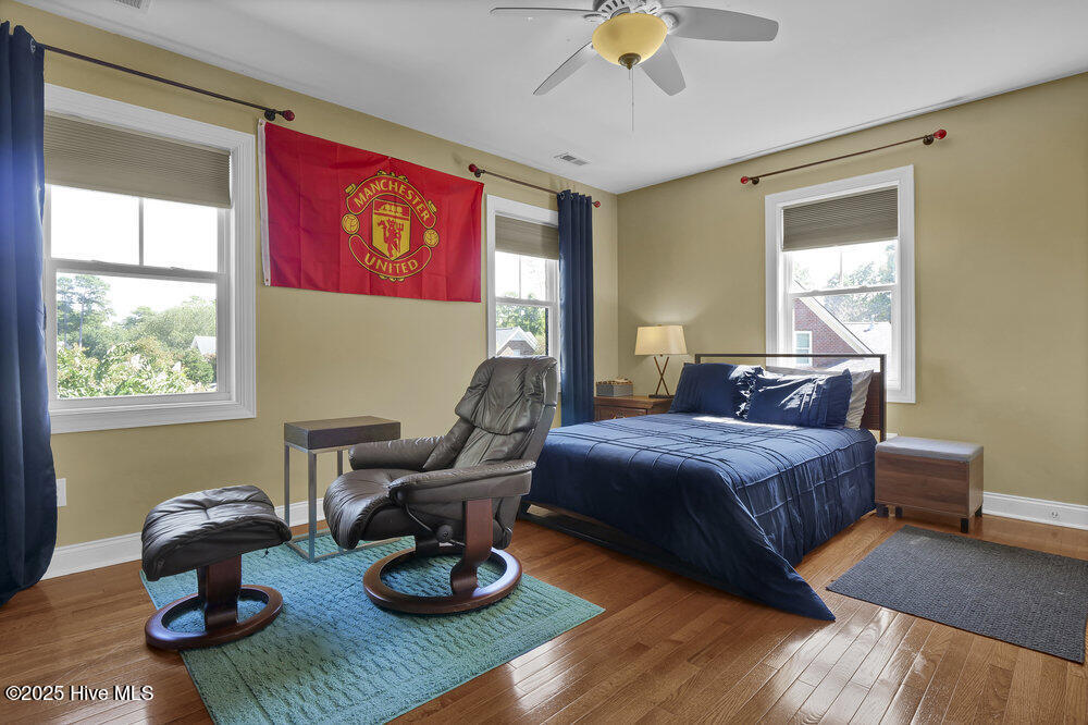 100531667 | Photo 42