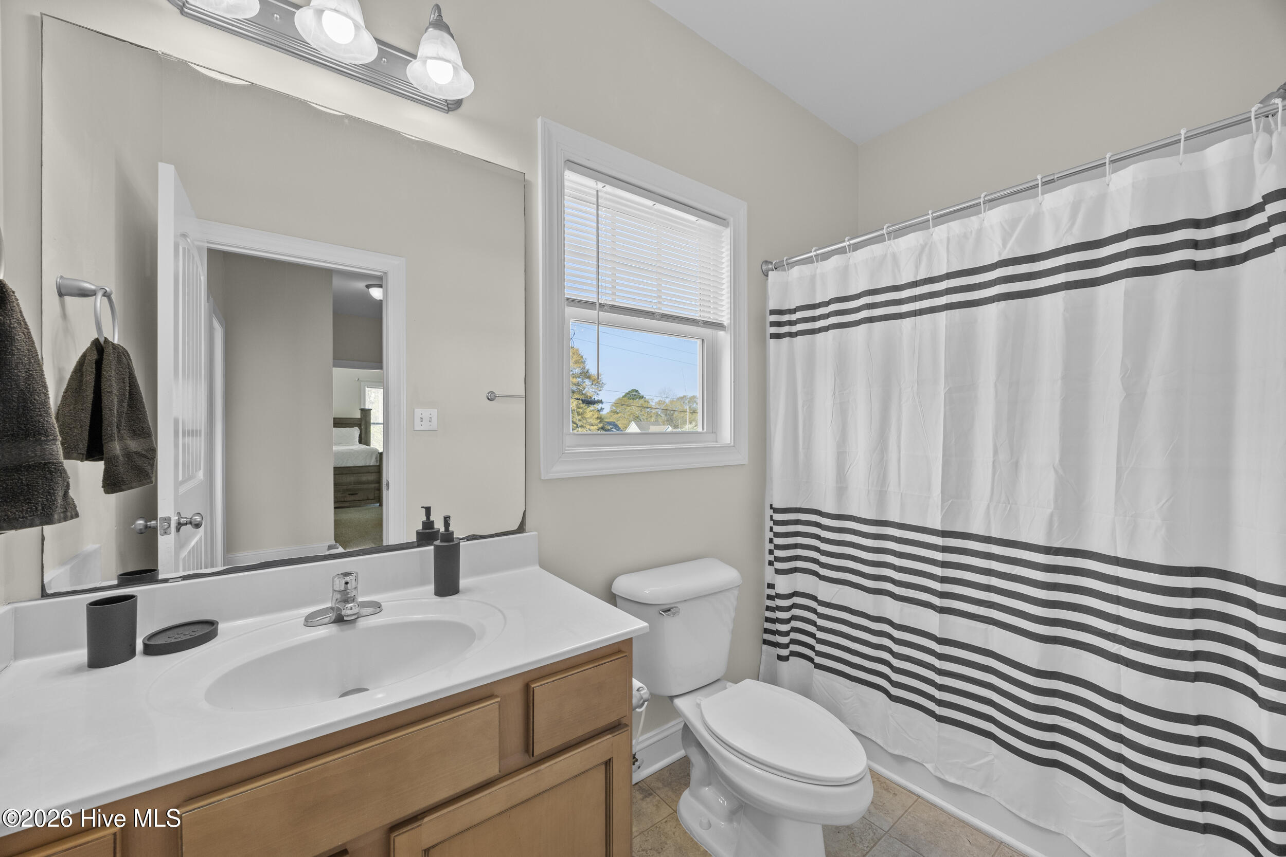 100564548 | Photo 18